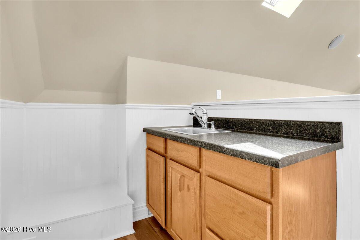 100567087 | Photo 74