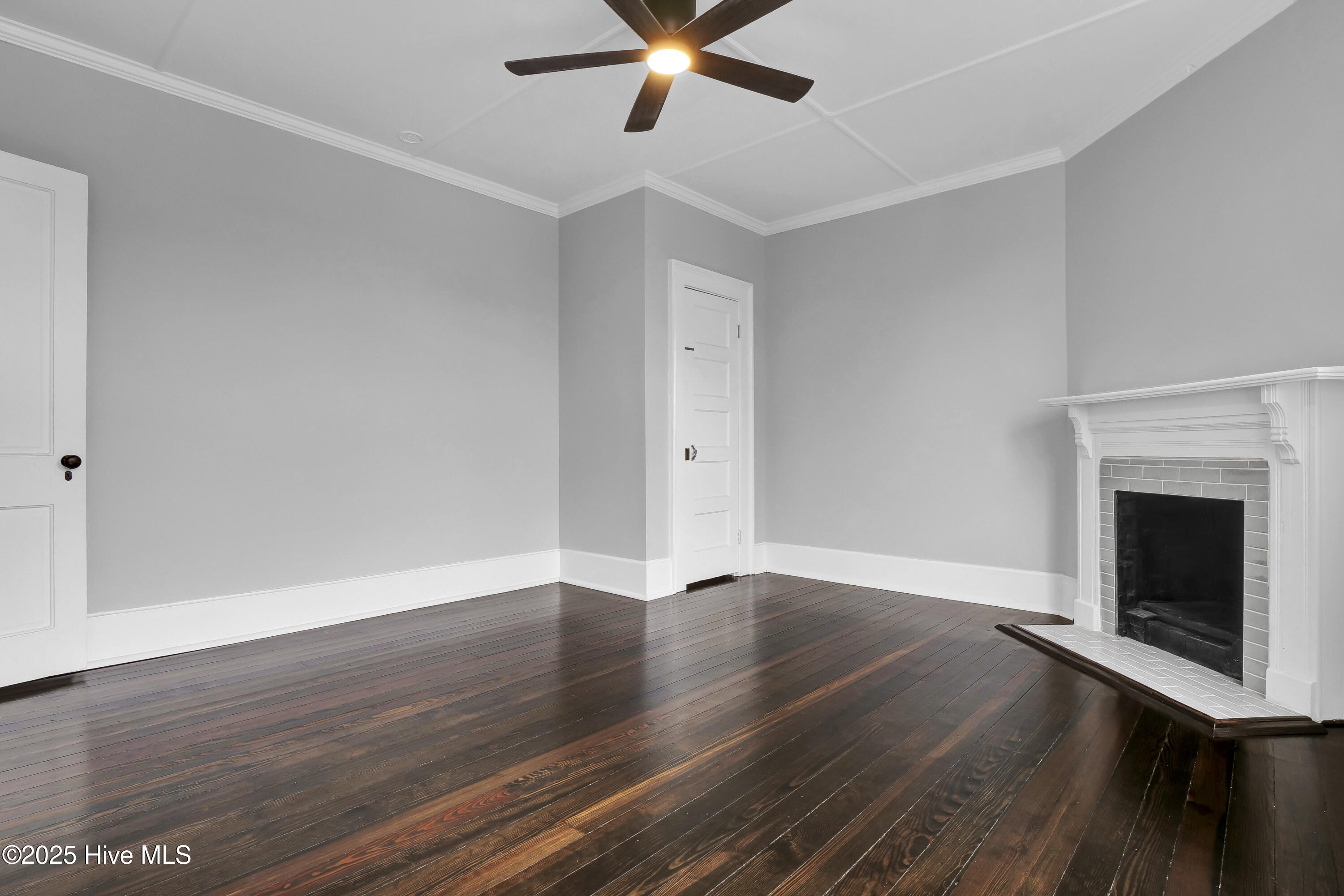 100529895 | Photo 37