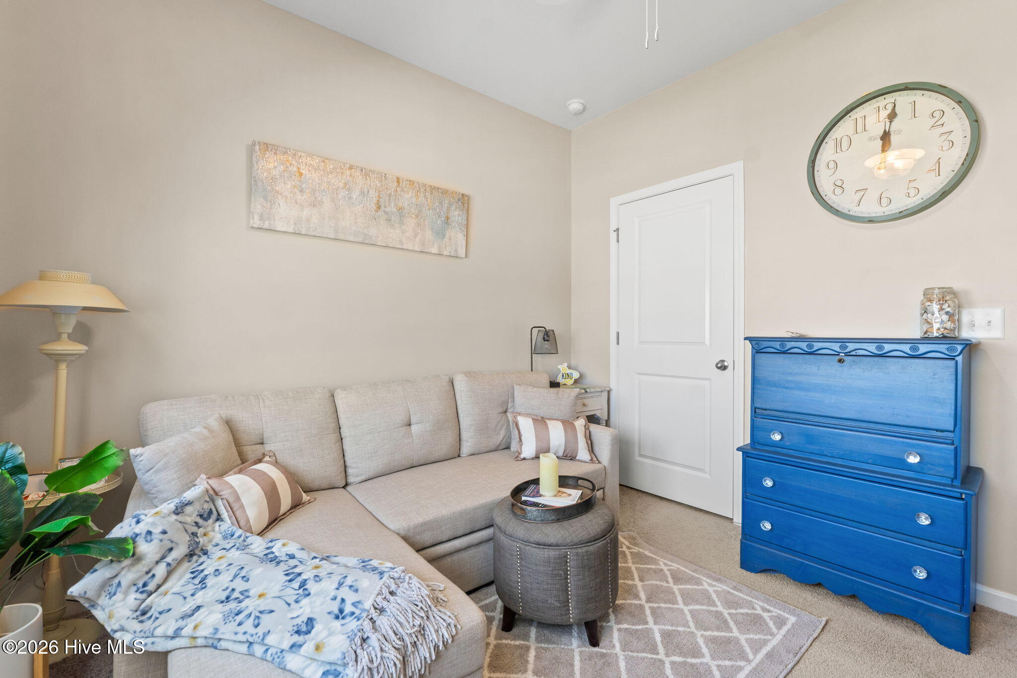 100568064 | Photo 31