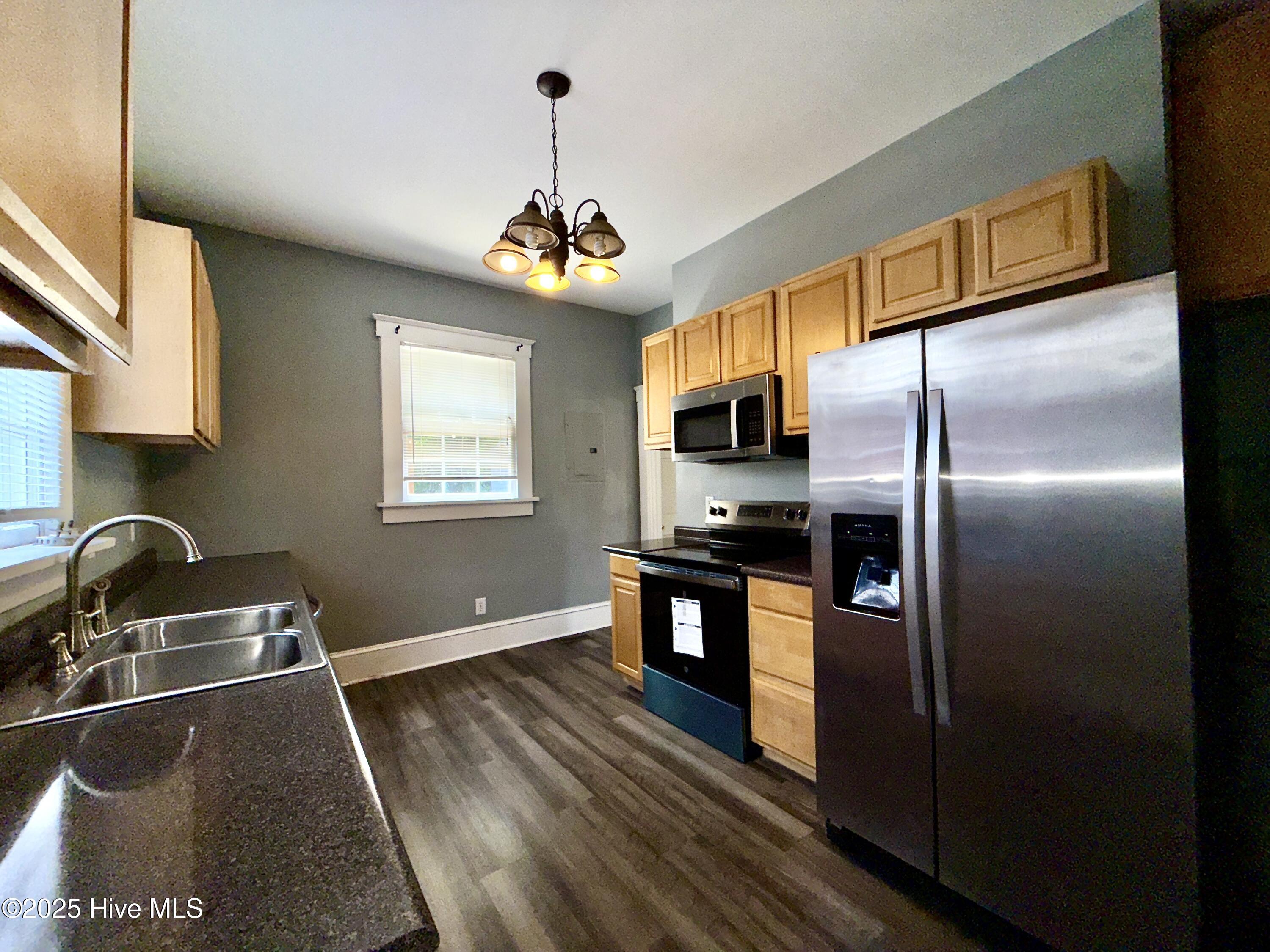 100521707 | Photo 10