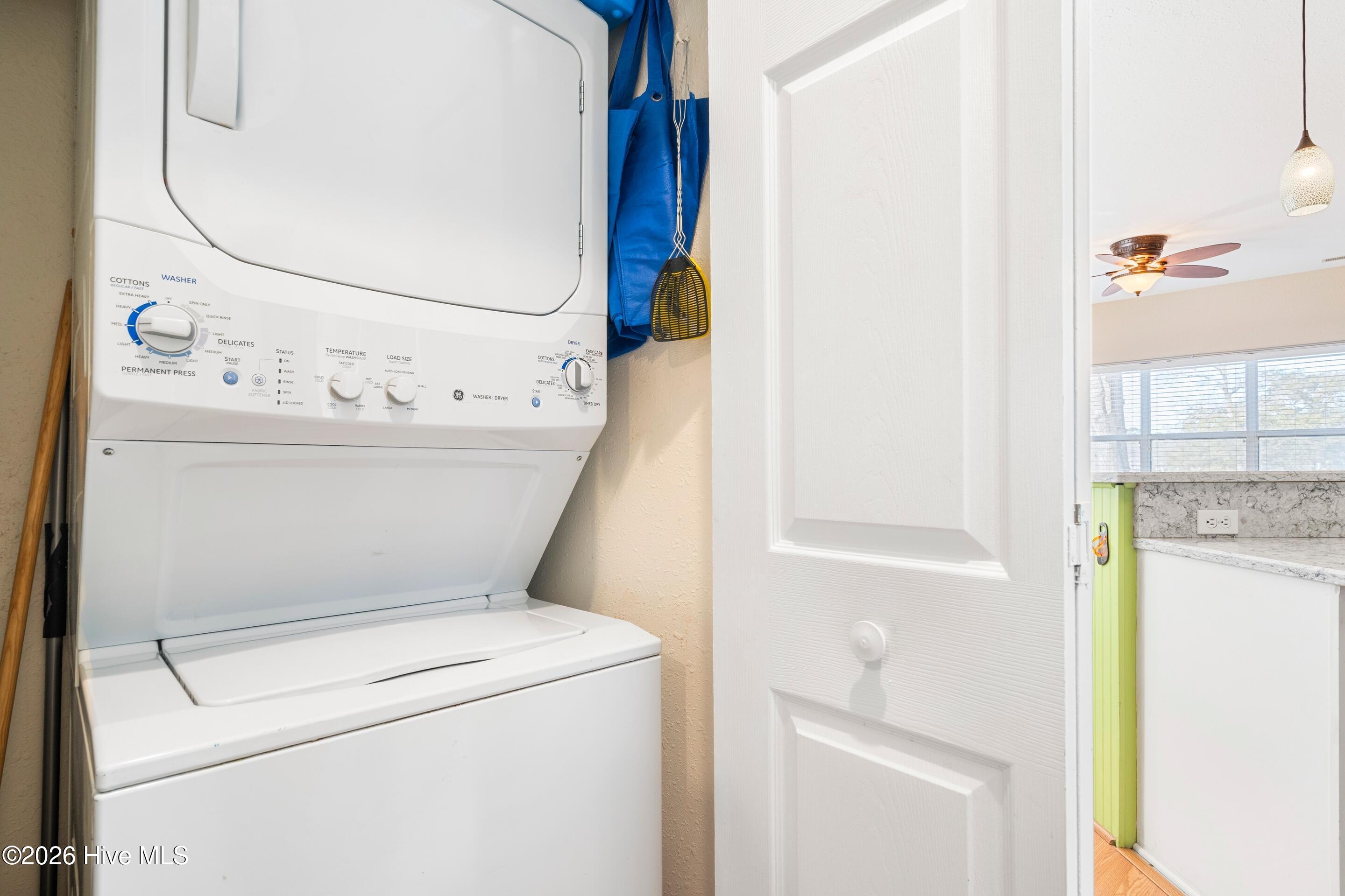 100548486 | Photo 49