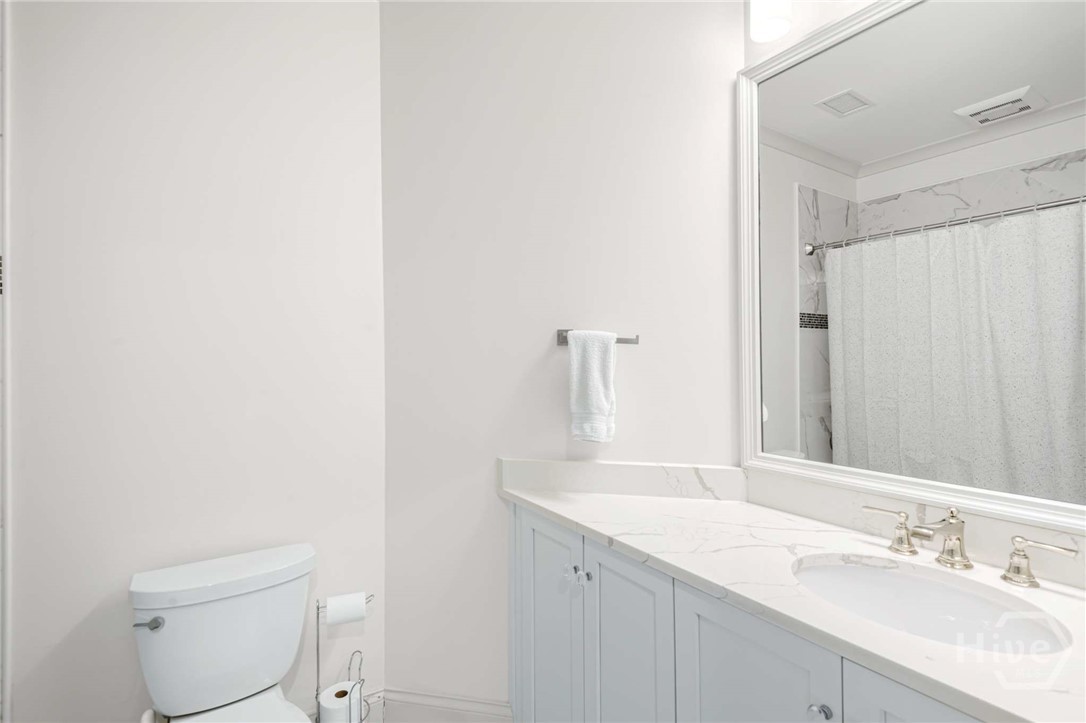 Bedroom #4 ensuite bathroom