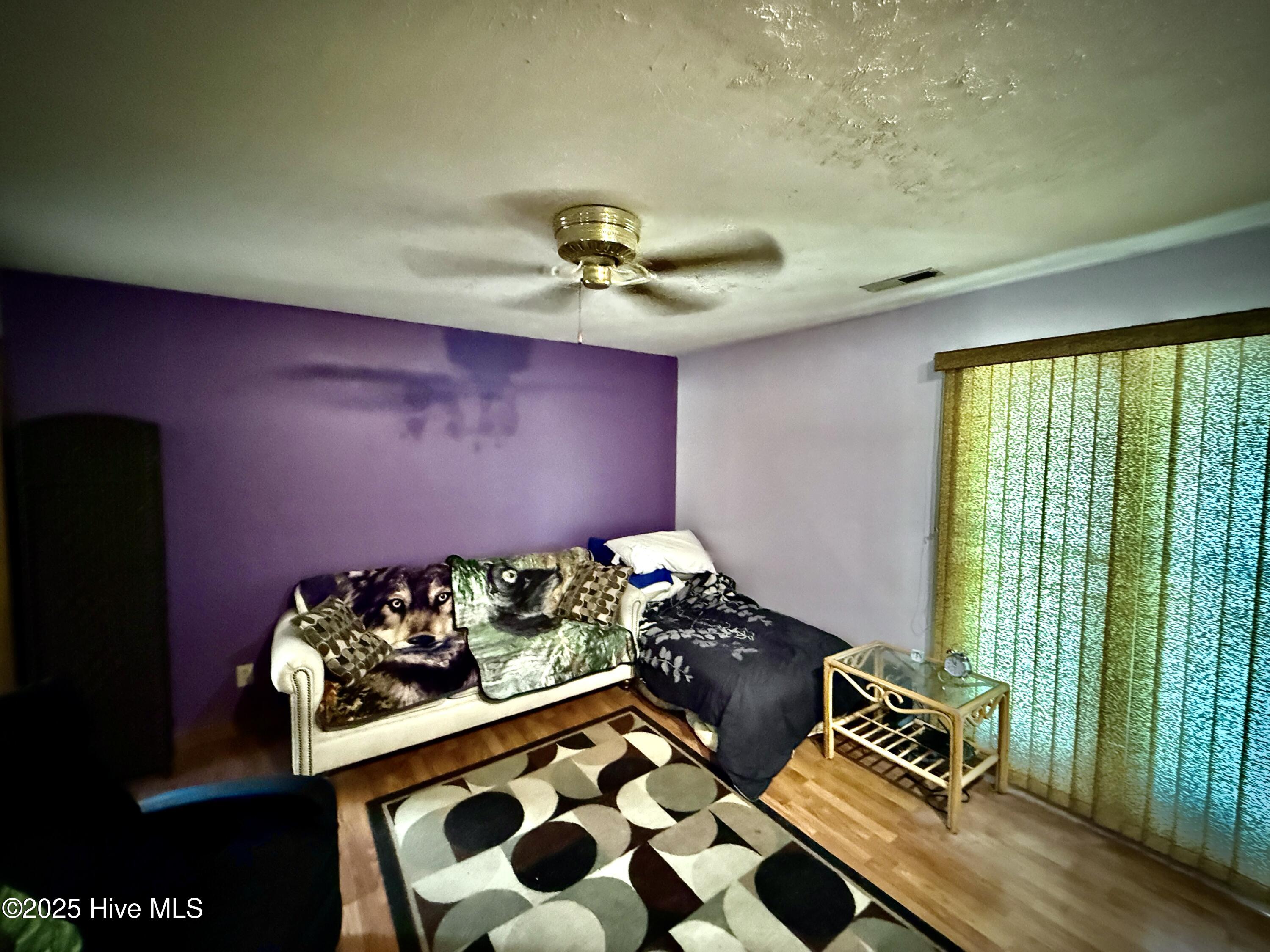 100518728 | Photo 34