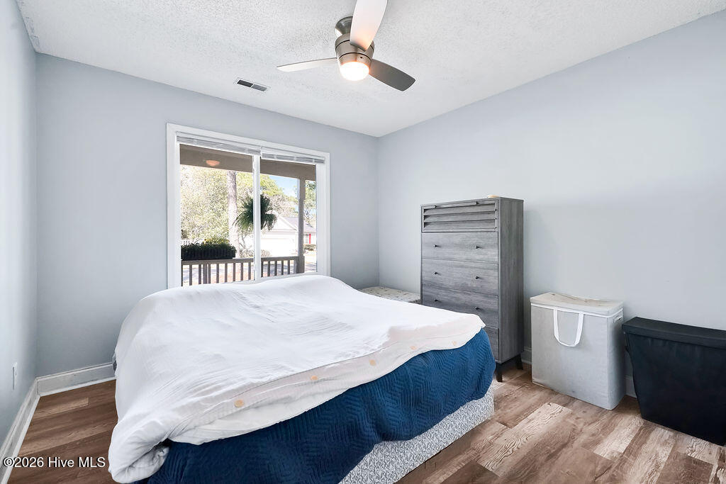 100560710 | Photo 25