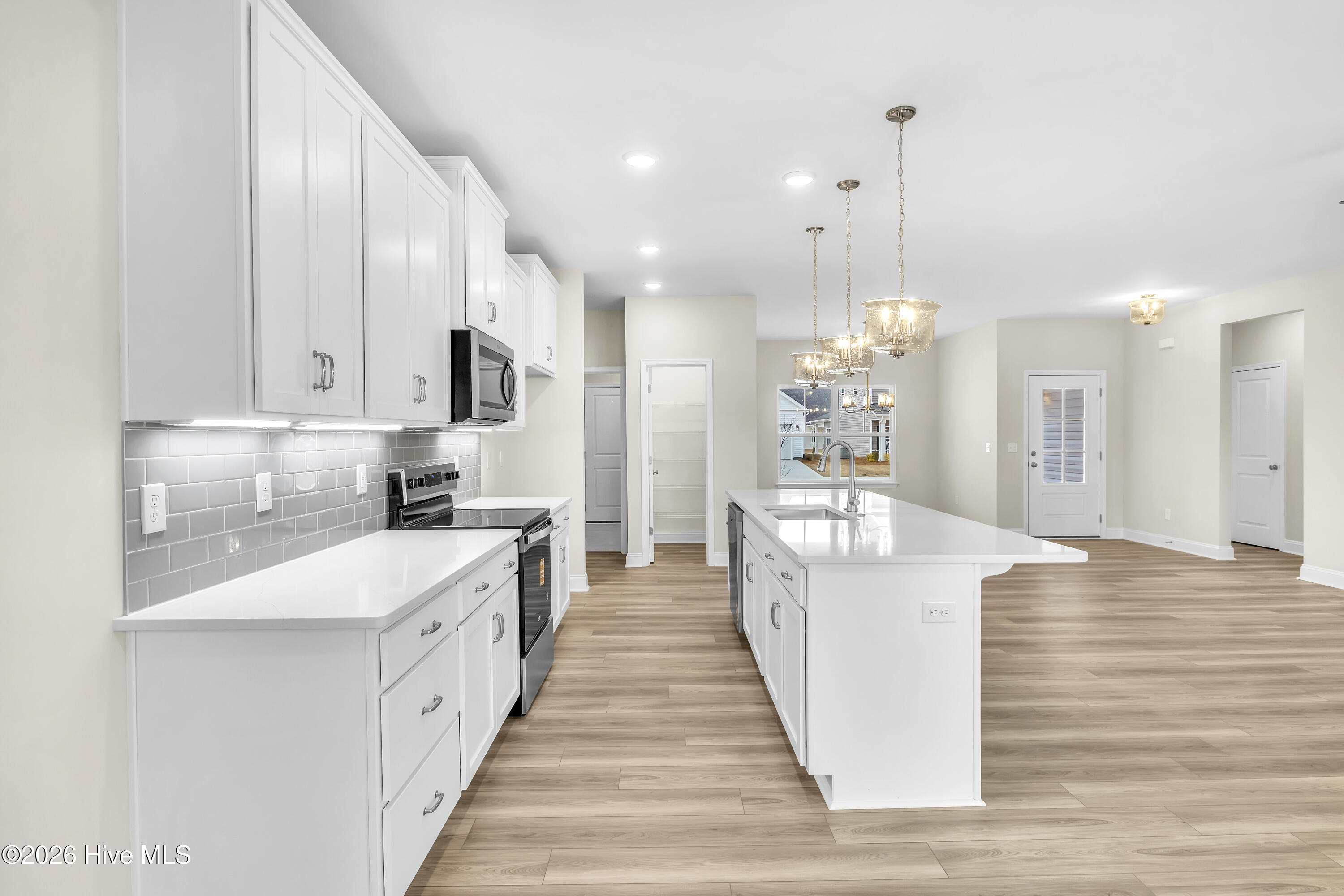 100552787 | Photo 17