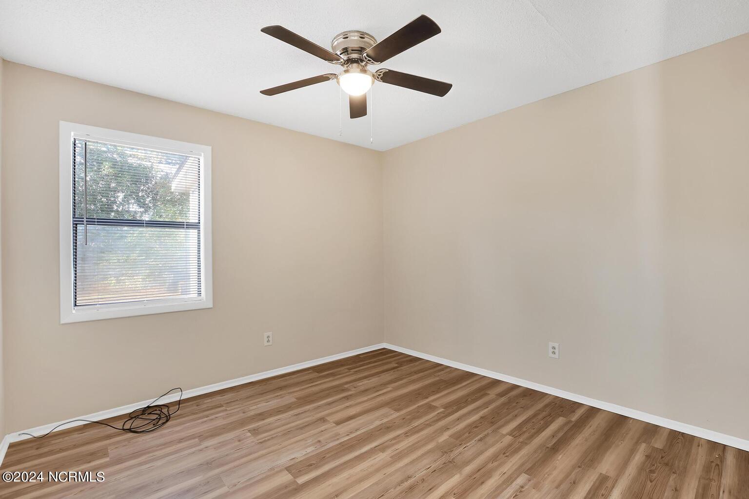 100565650 | Photo 17