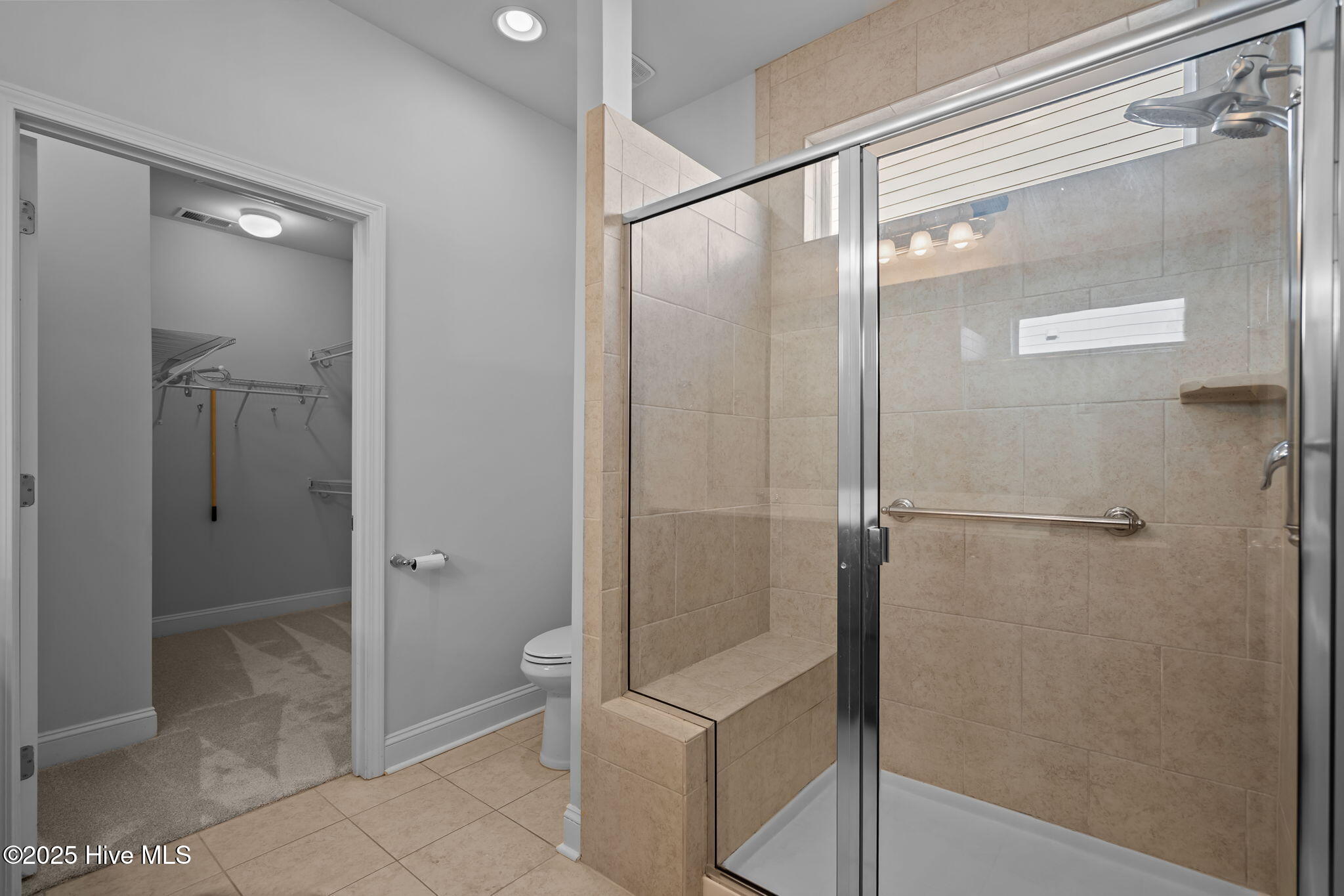 100565127 | Photo 43