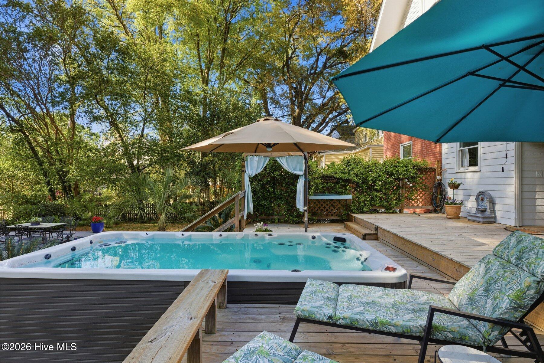 100560142 | Photo 47