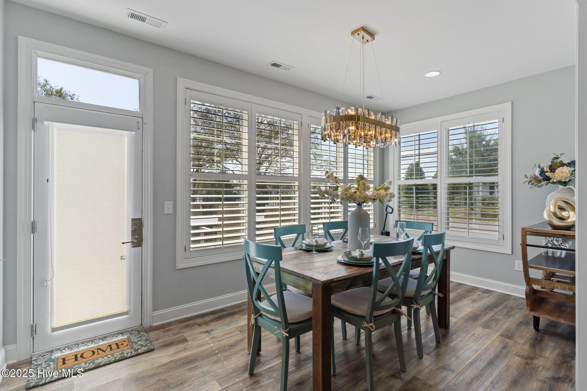 100534405 | Photo 22