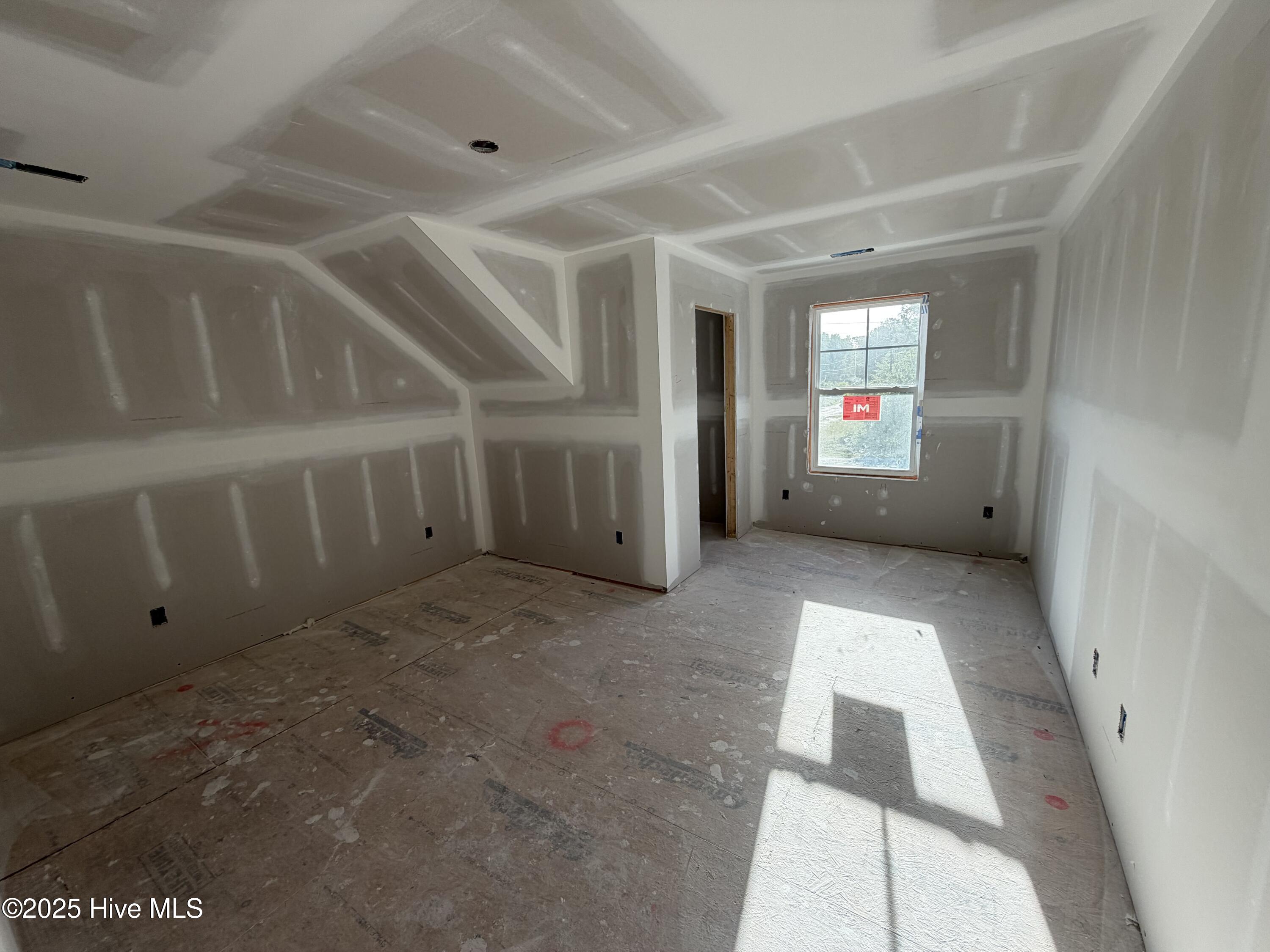 100521139 | Photo 12