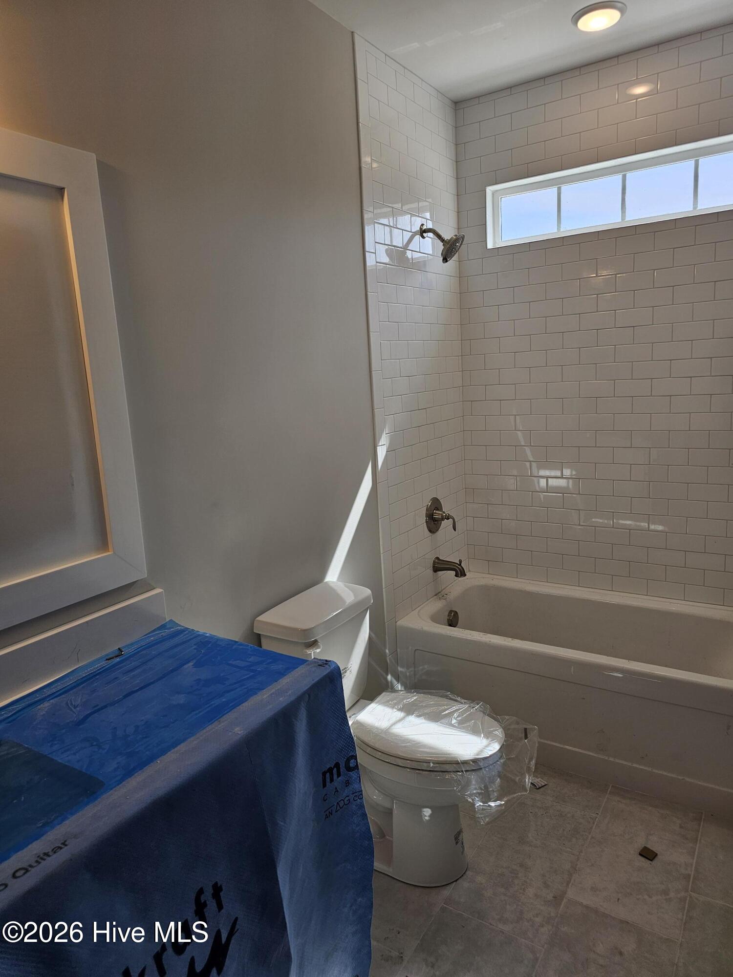 100560866 | Photo 15