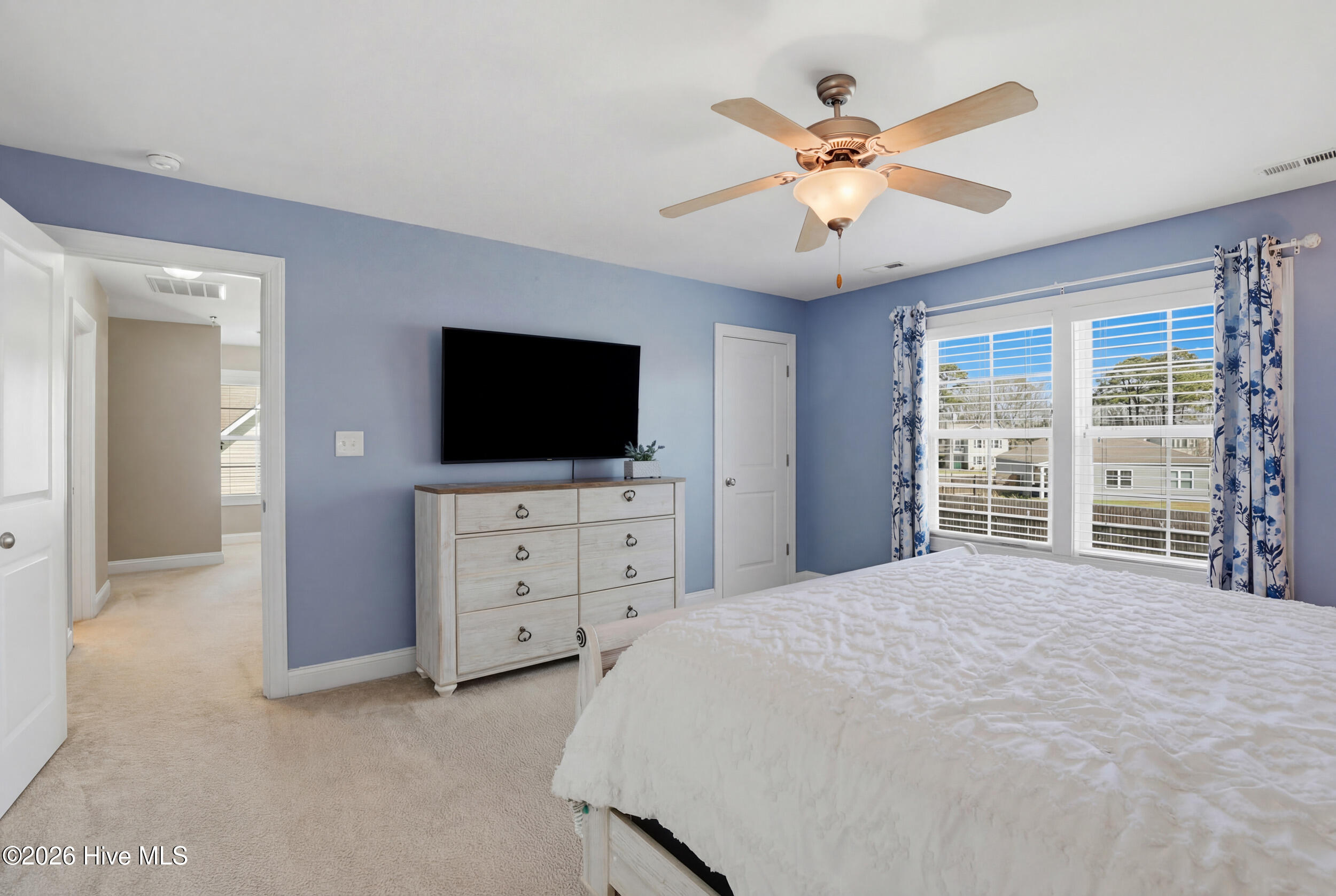 100561174 | Photo 25