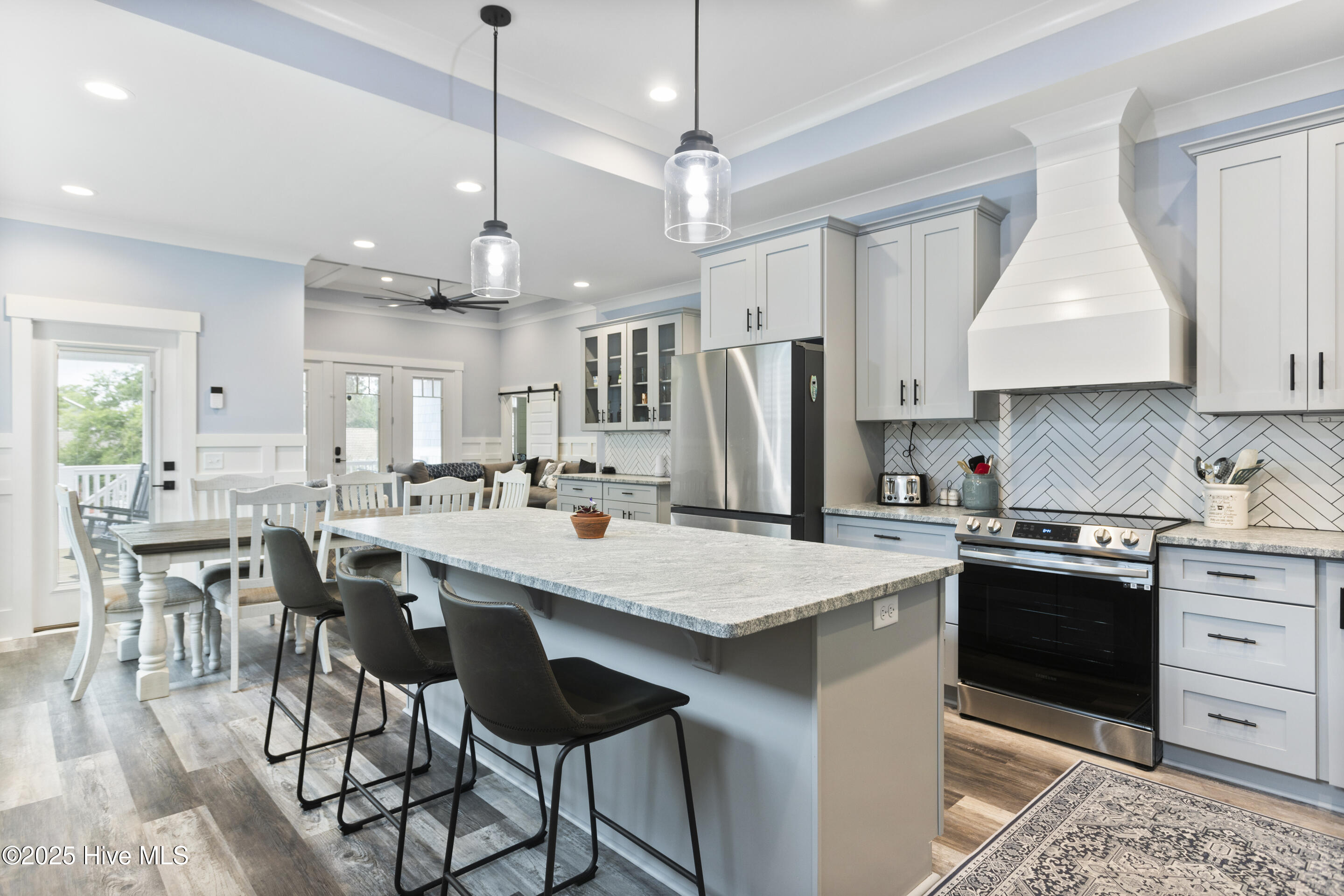 100504918 | Photo 19