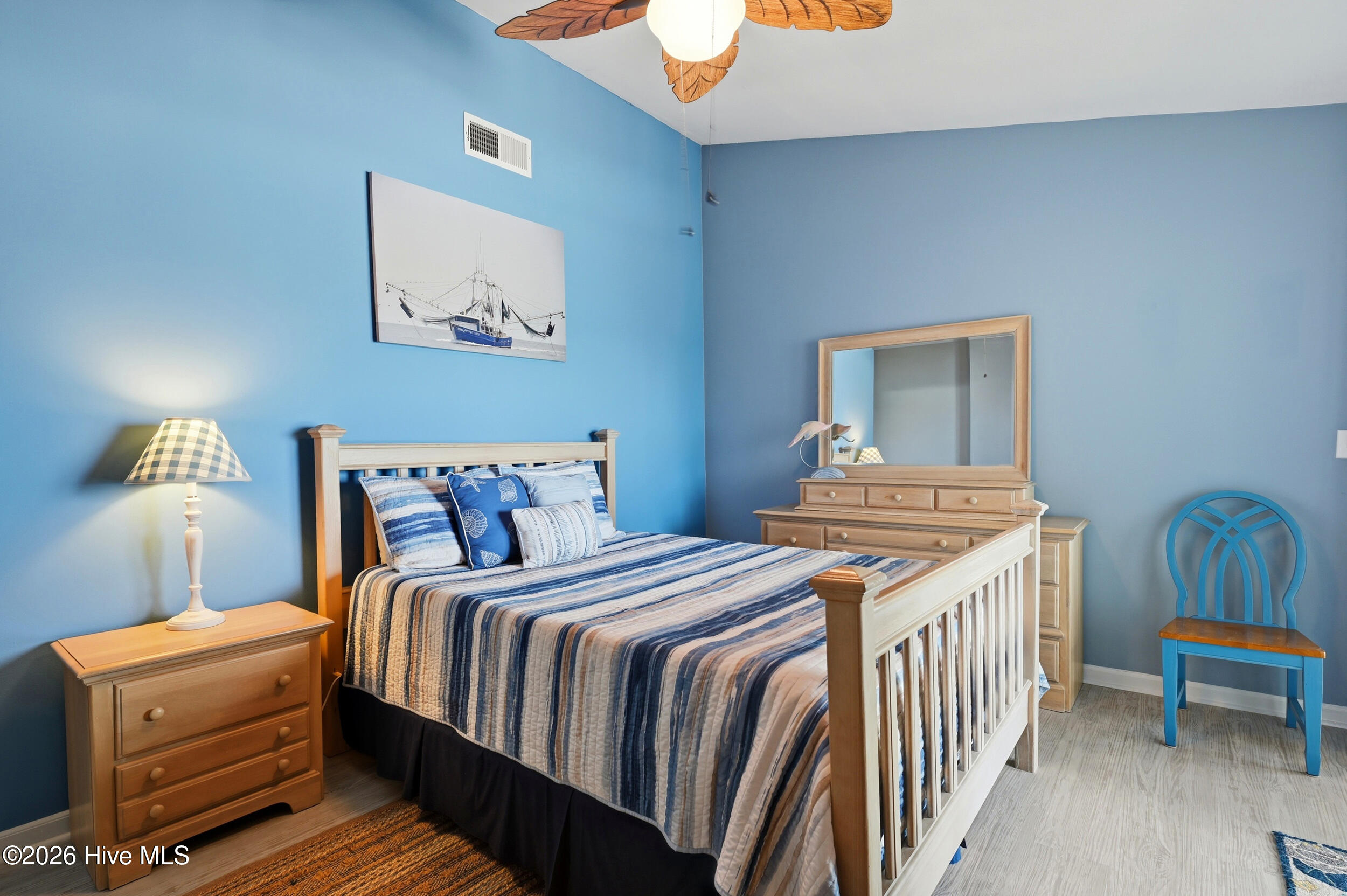 100563285 | Photo 35