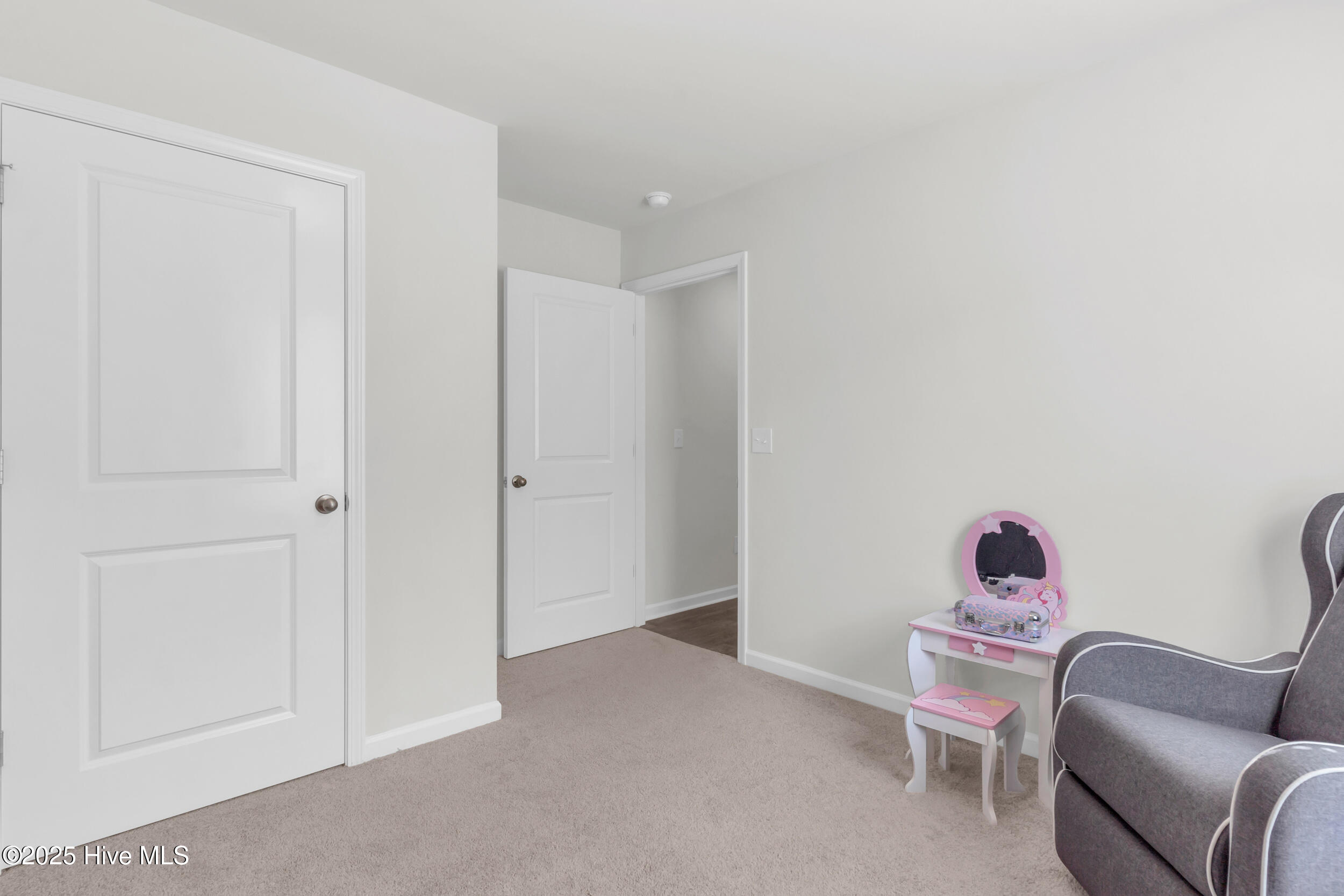 100518260 | Photo 25