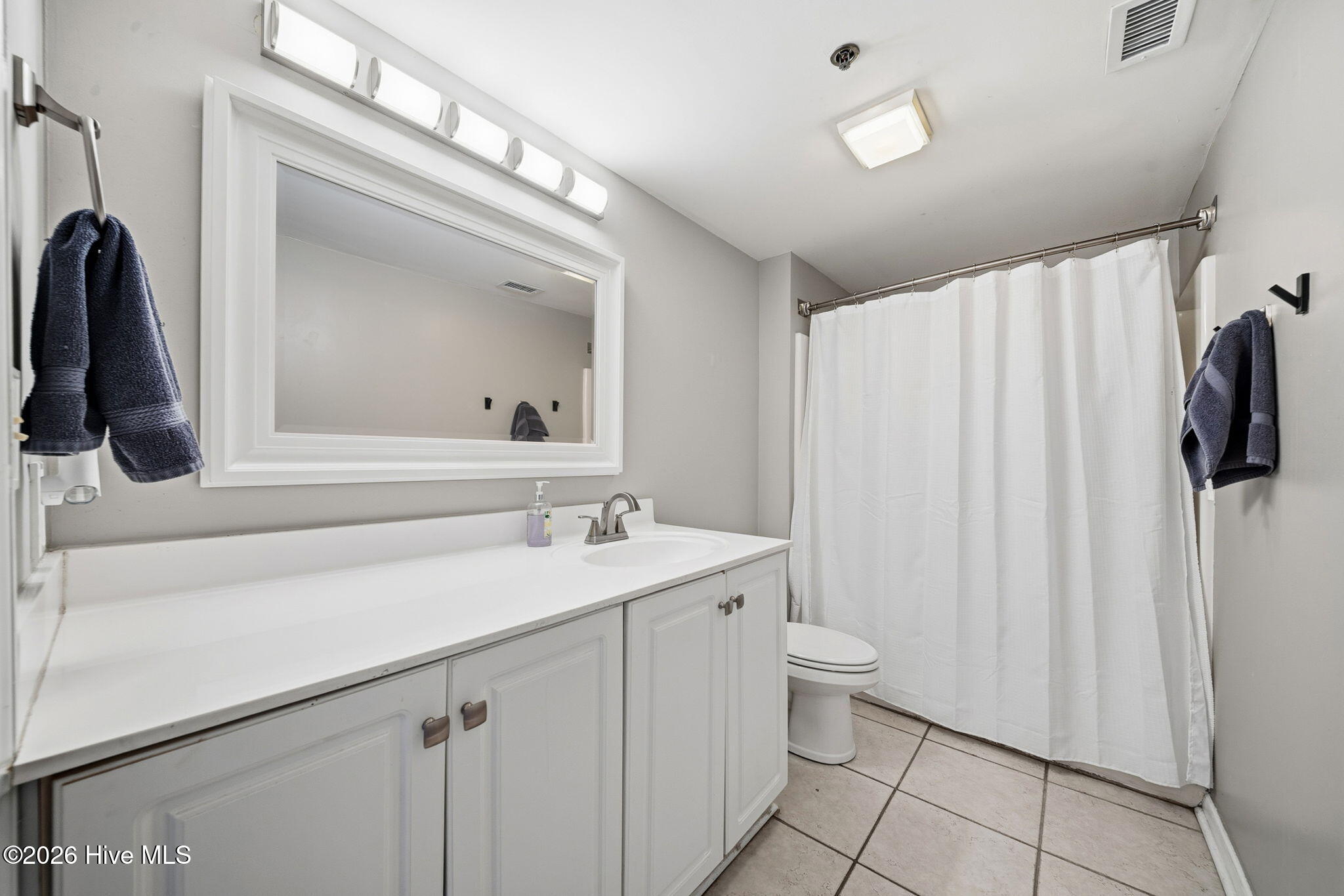 100557626 | Photo 18