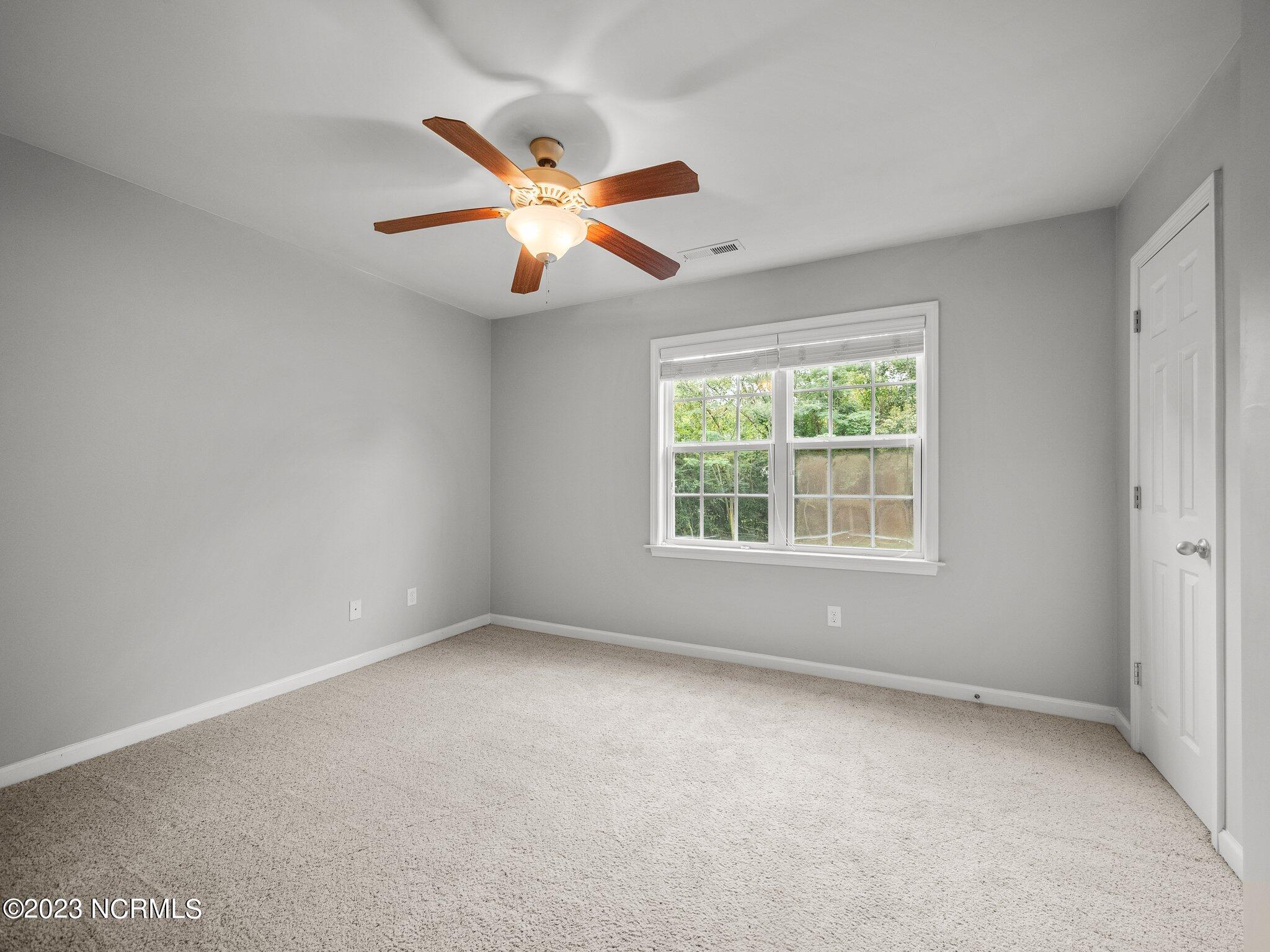 100560700 | Photo 15