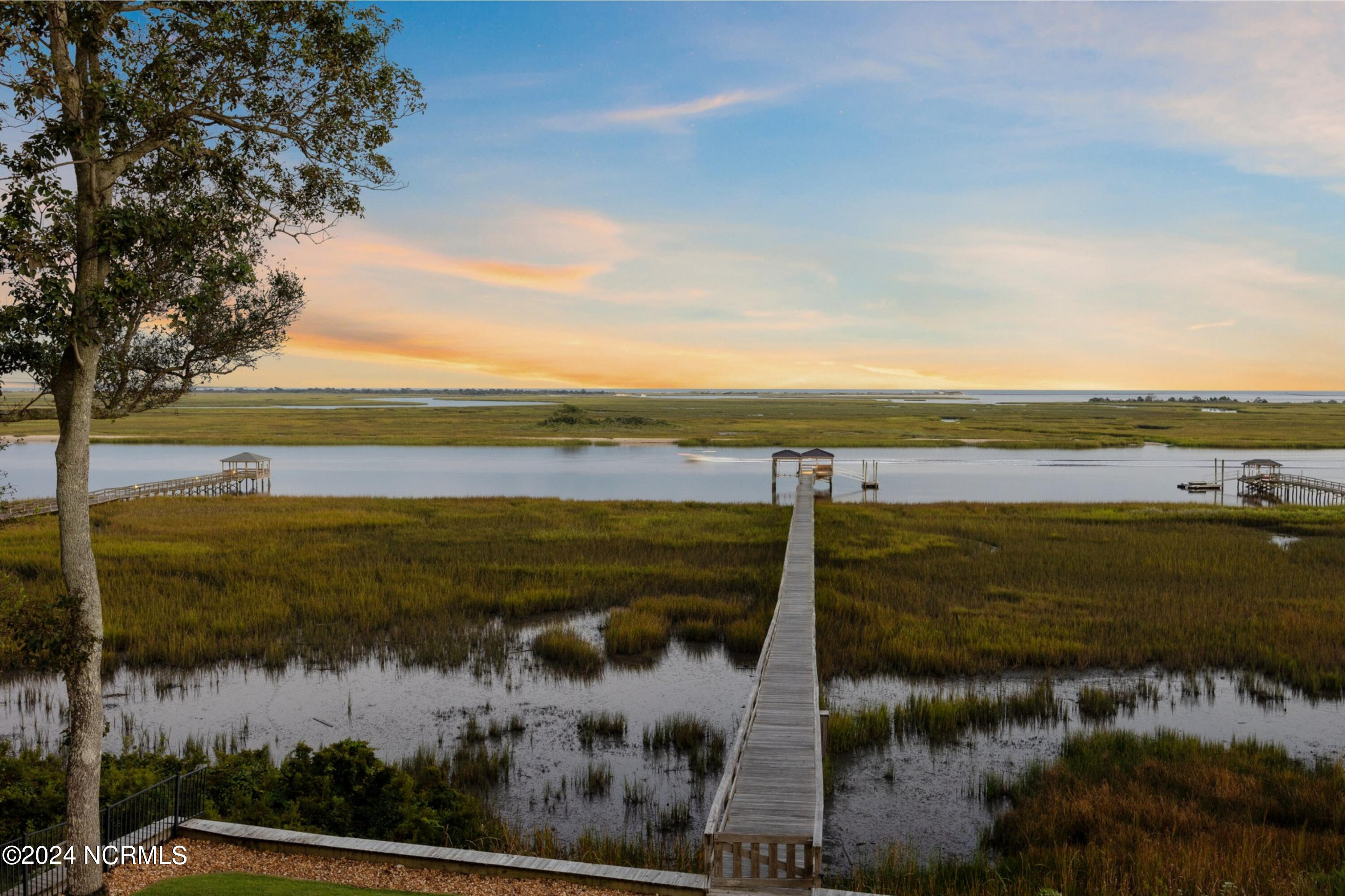 100553128 | Photo 80