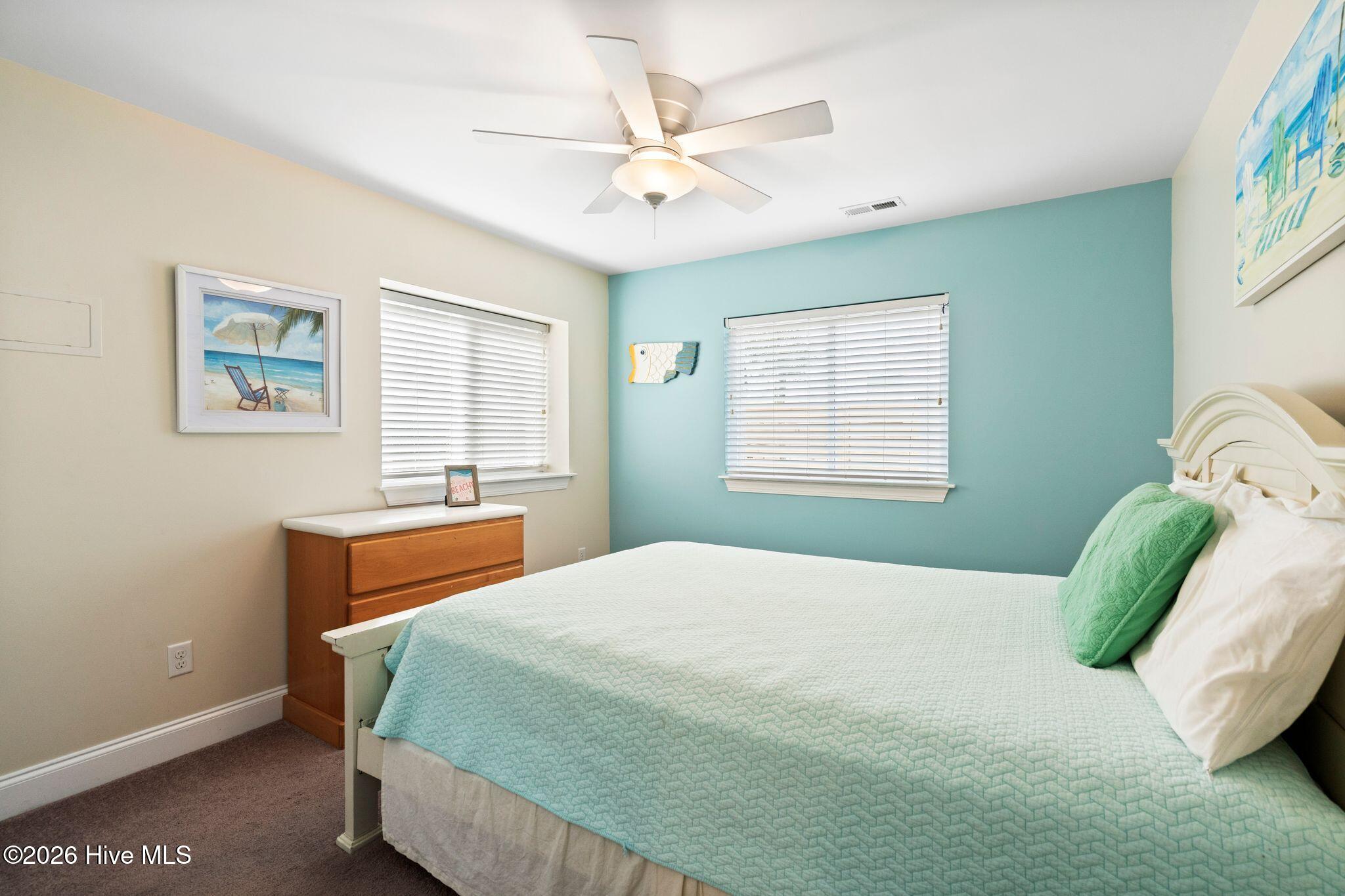 100561242 | Photo 36