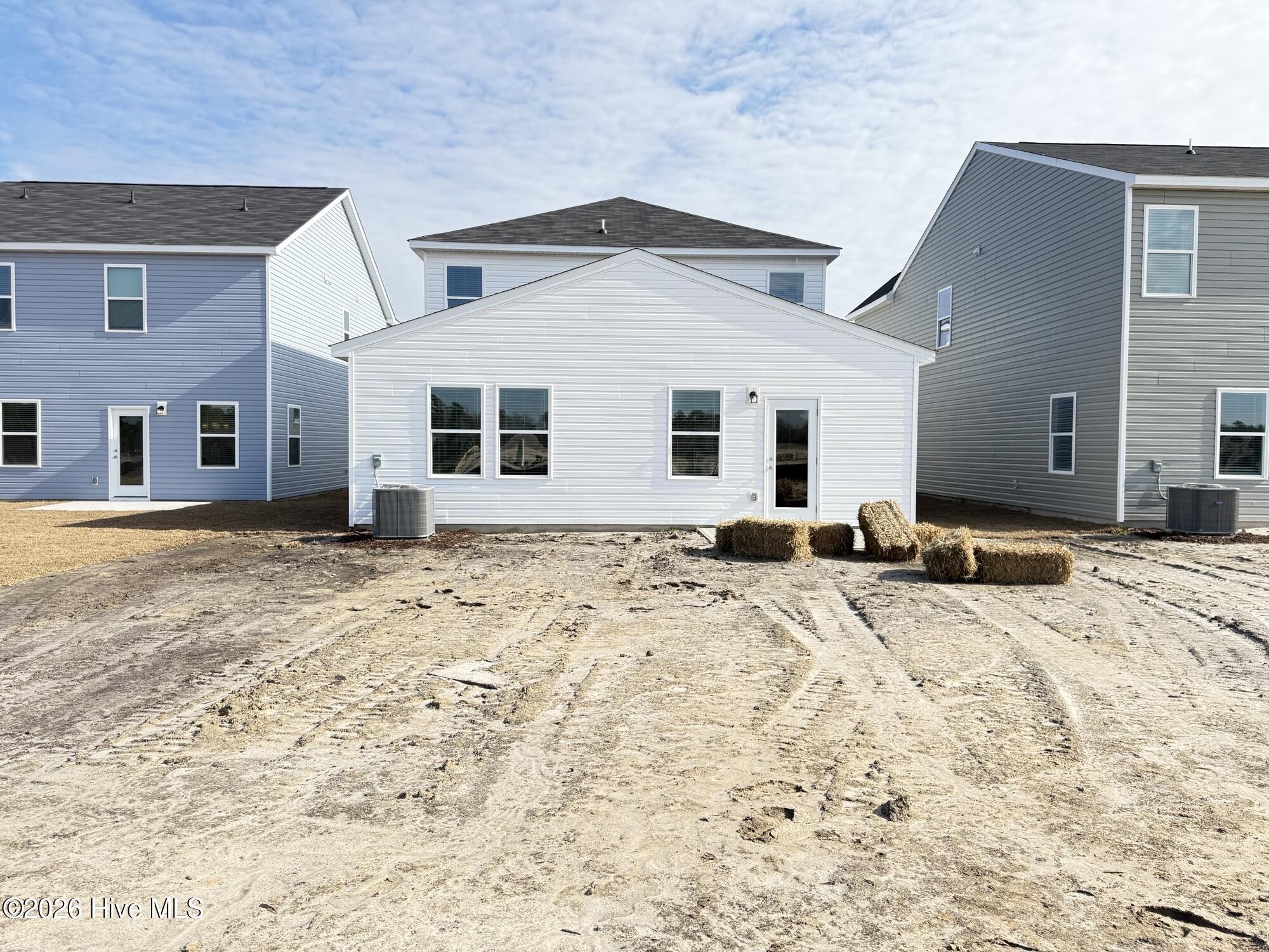 100525025 | Photo 30