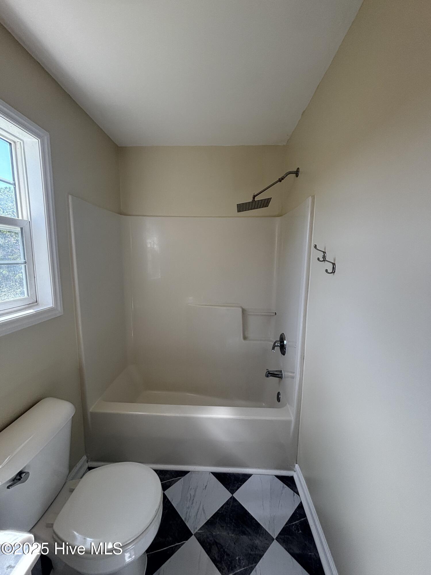 100522436 | Photo 22