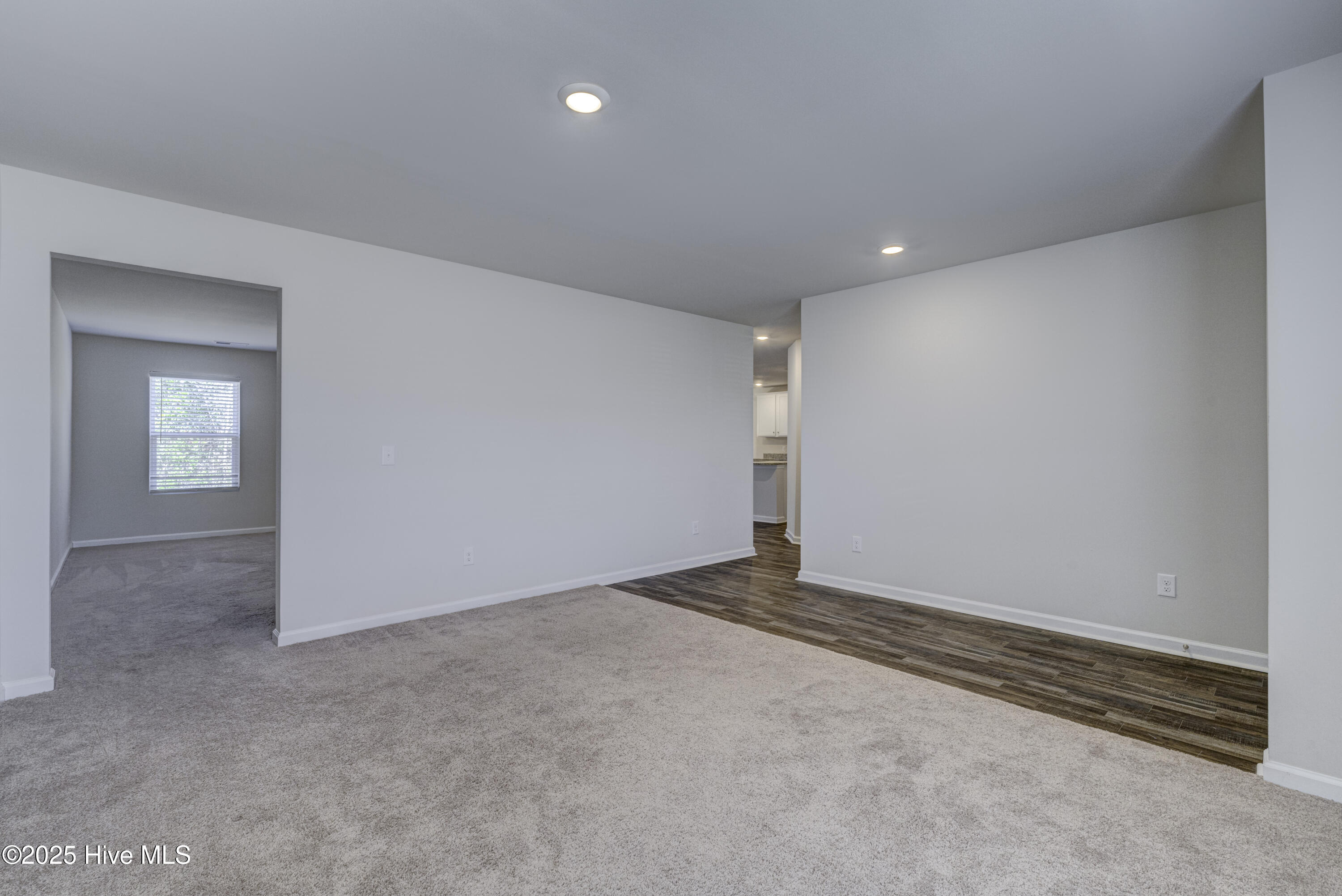 100528230 | Photo 12