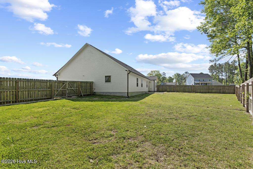 100567312 | Photo 30