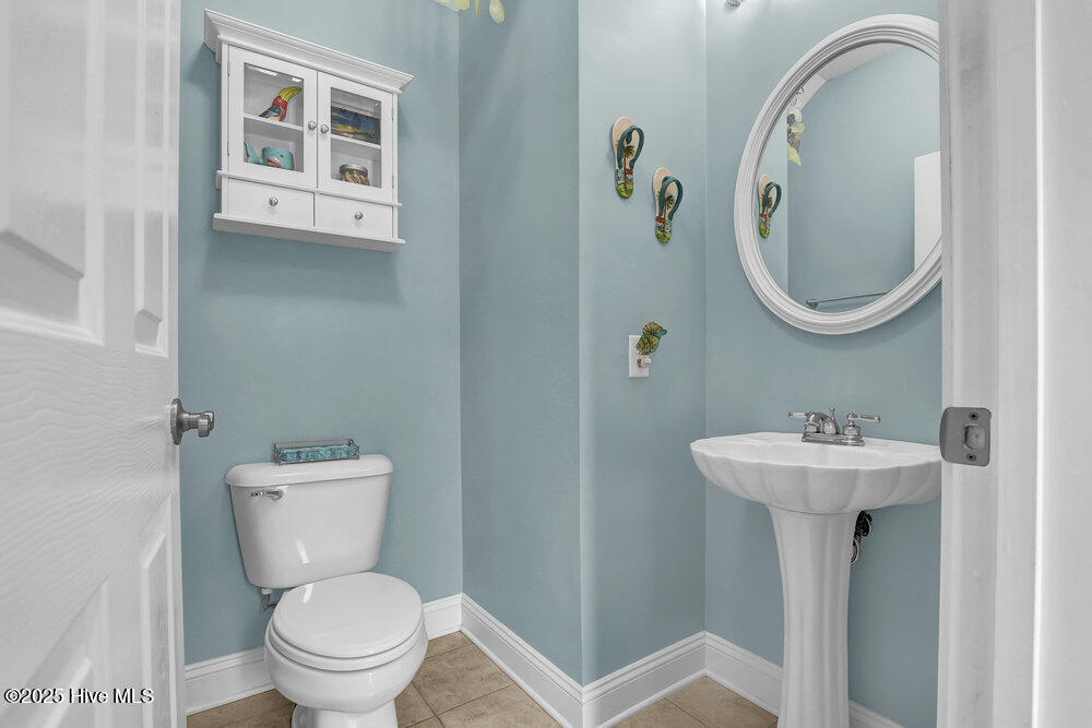 100513085 | Photo 37