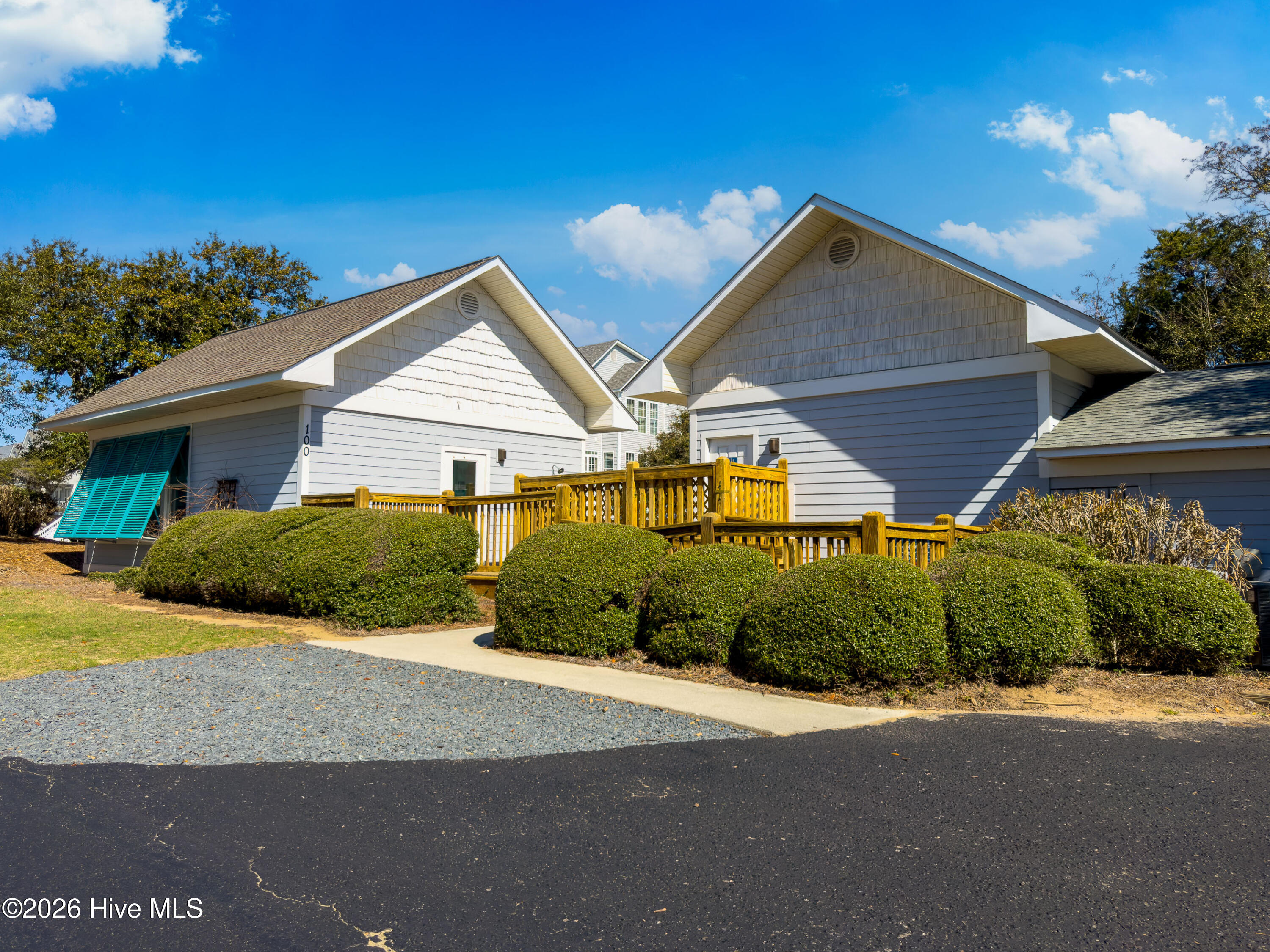 100561643 | Photo 63