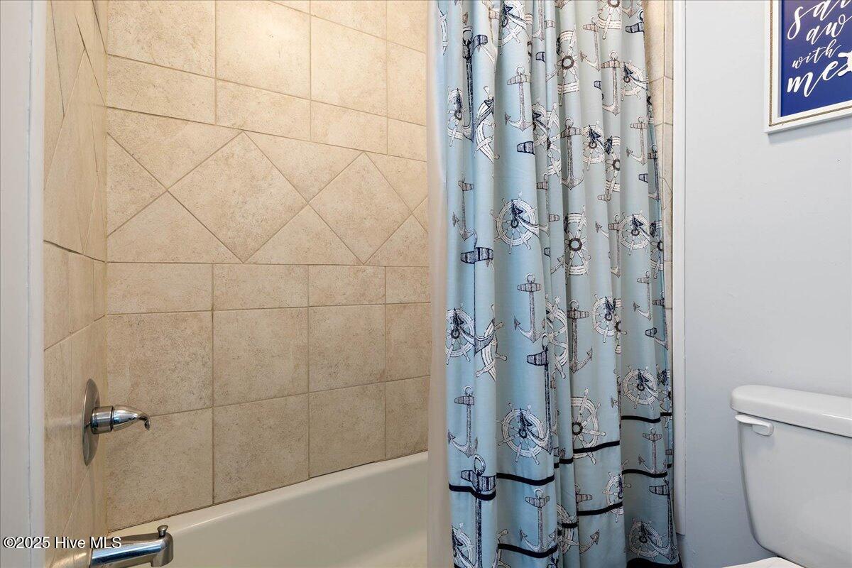 100550823 | Photo 37