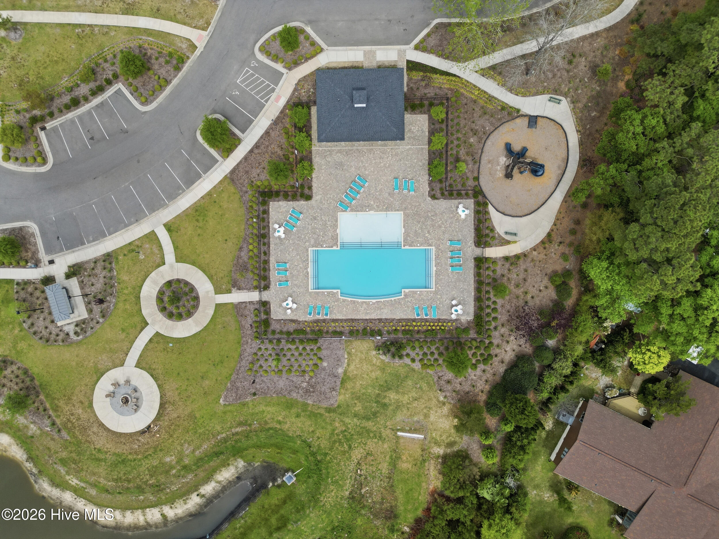 100565779 | Photo 58