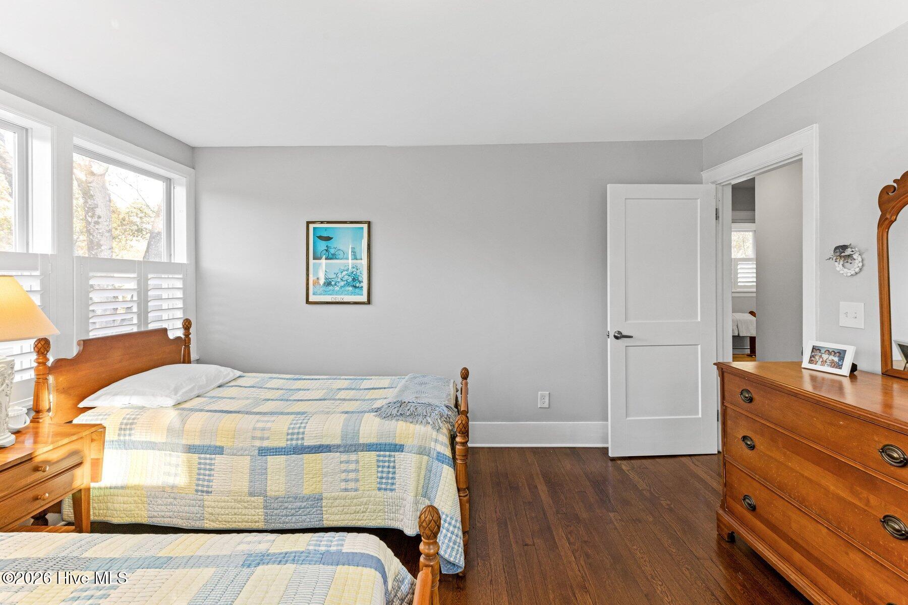 100548098 | Photo 31