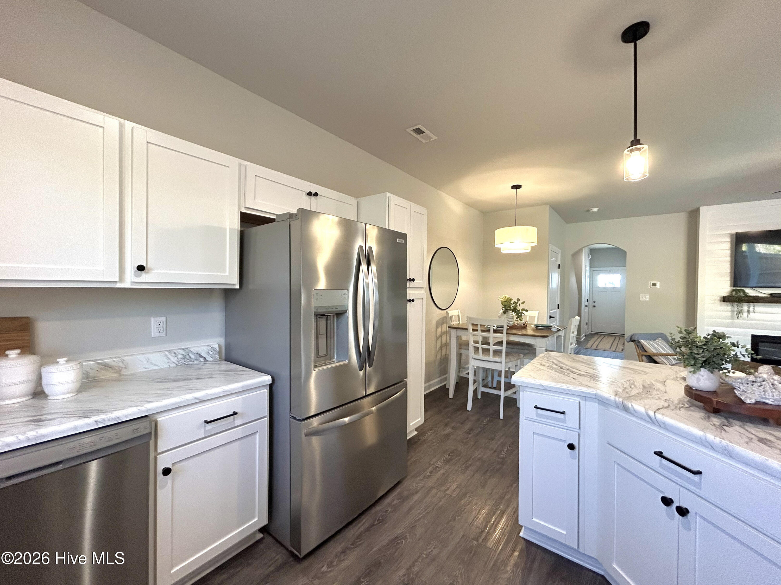 100553295 | Photo 13