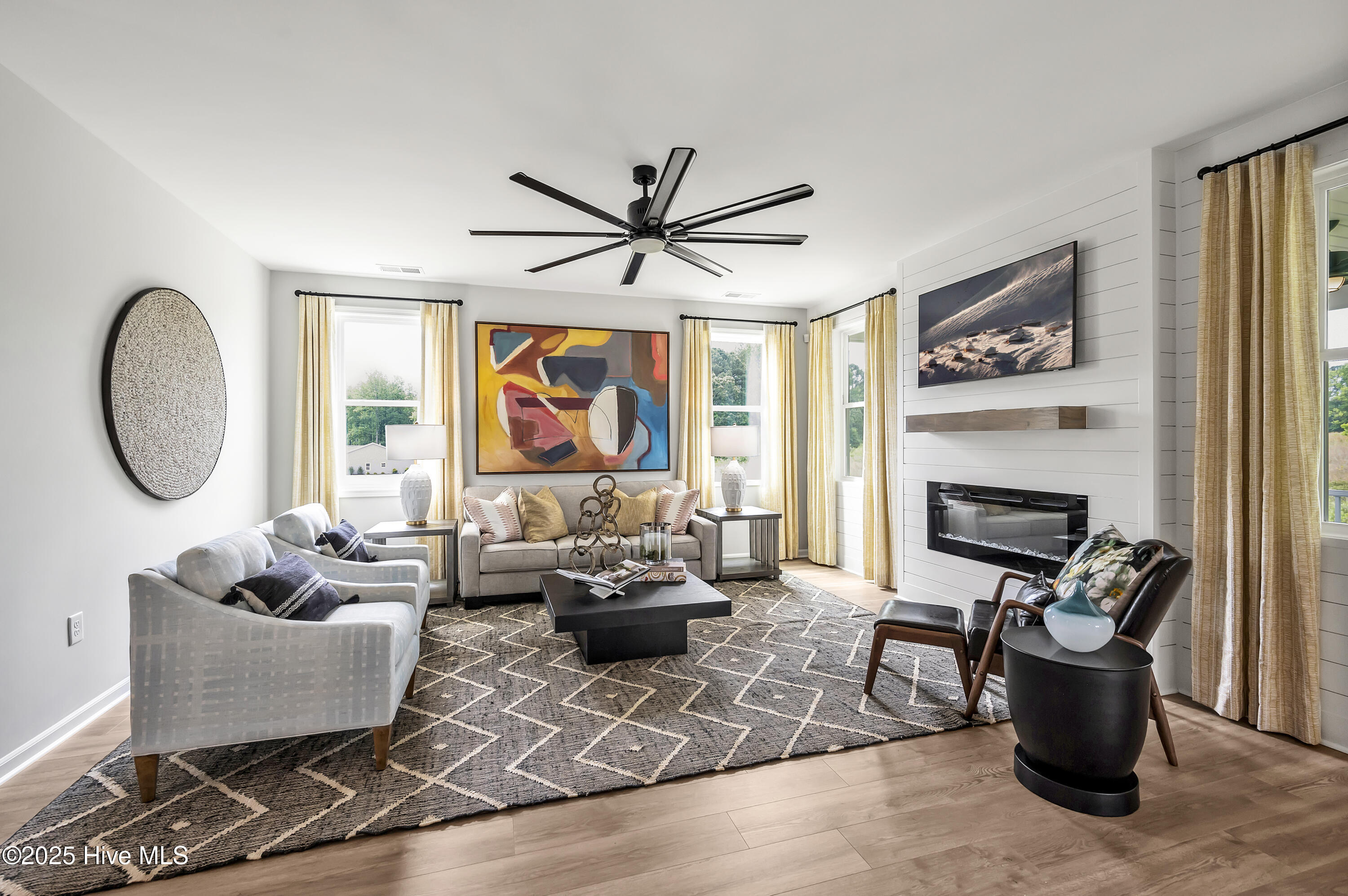 100504339 | Photo 32