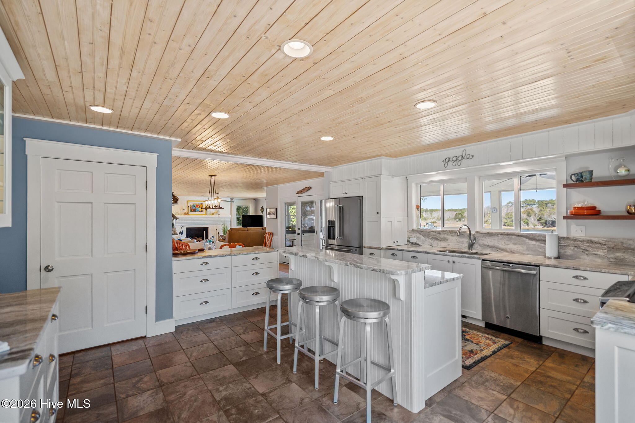 100555444 | Photo 26