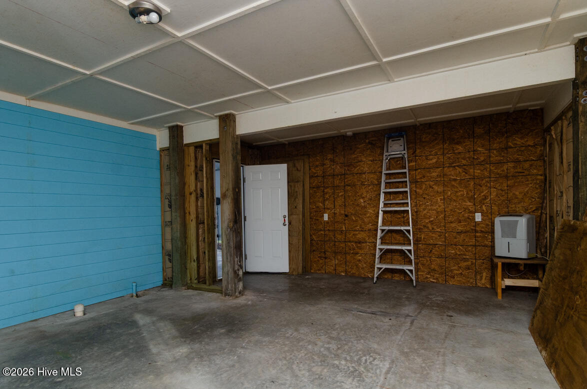 100534770 | Photo 41