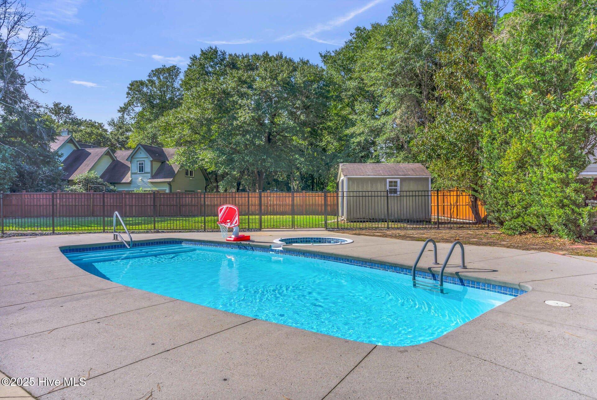 100532167 | Photo 59