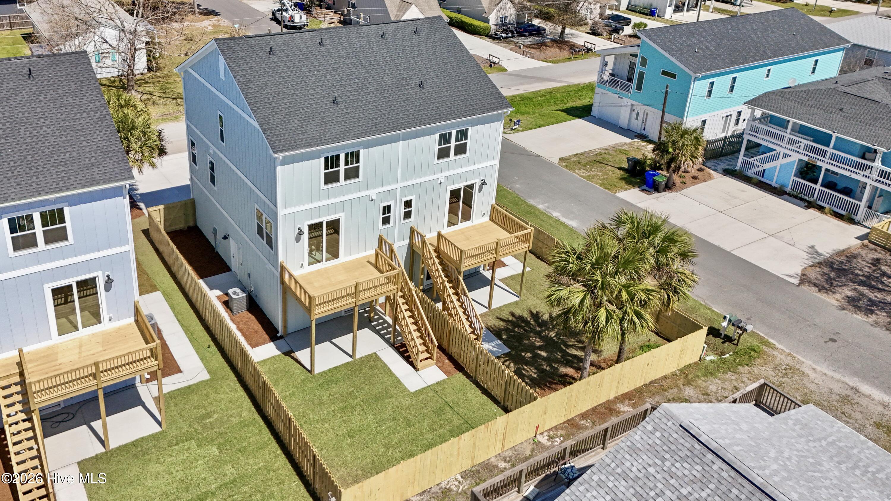 100561873 | Photo 52