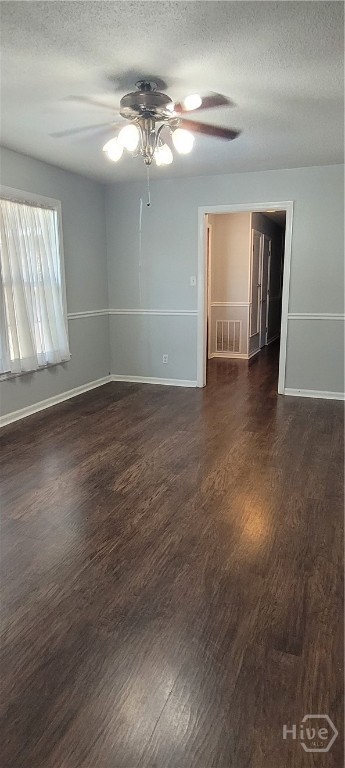 Photo 2 of Single family home for sale at 223 Sea Is Dr, Savannah, GA 31410 | MLS# SA367274 | Listing updated on 2026-10-29