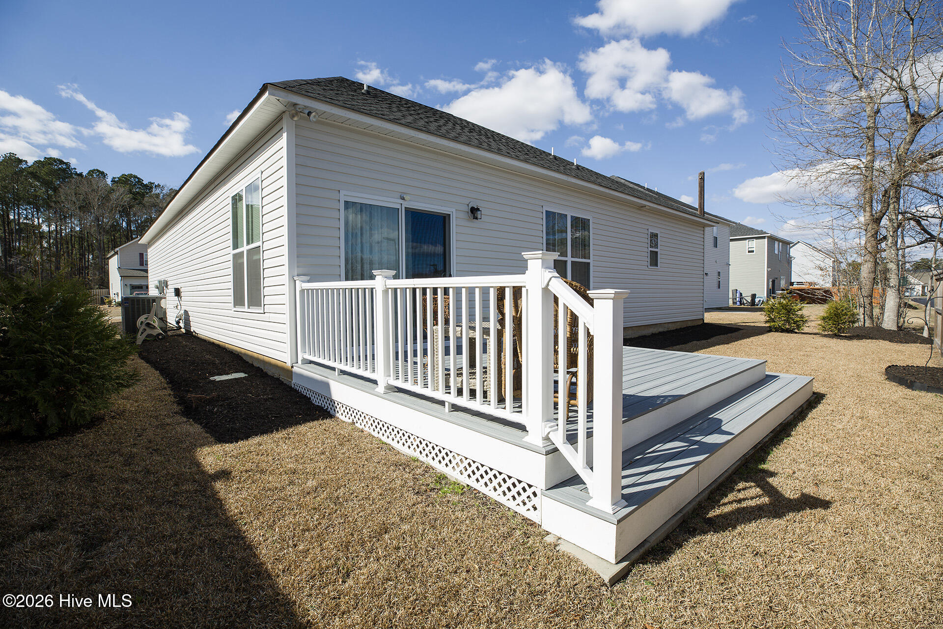 100557607 | Photo 32