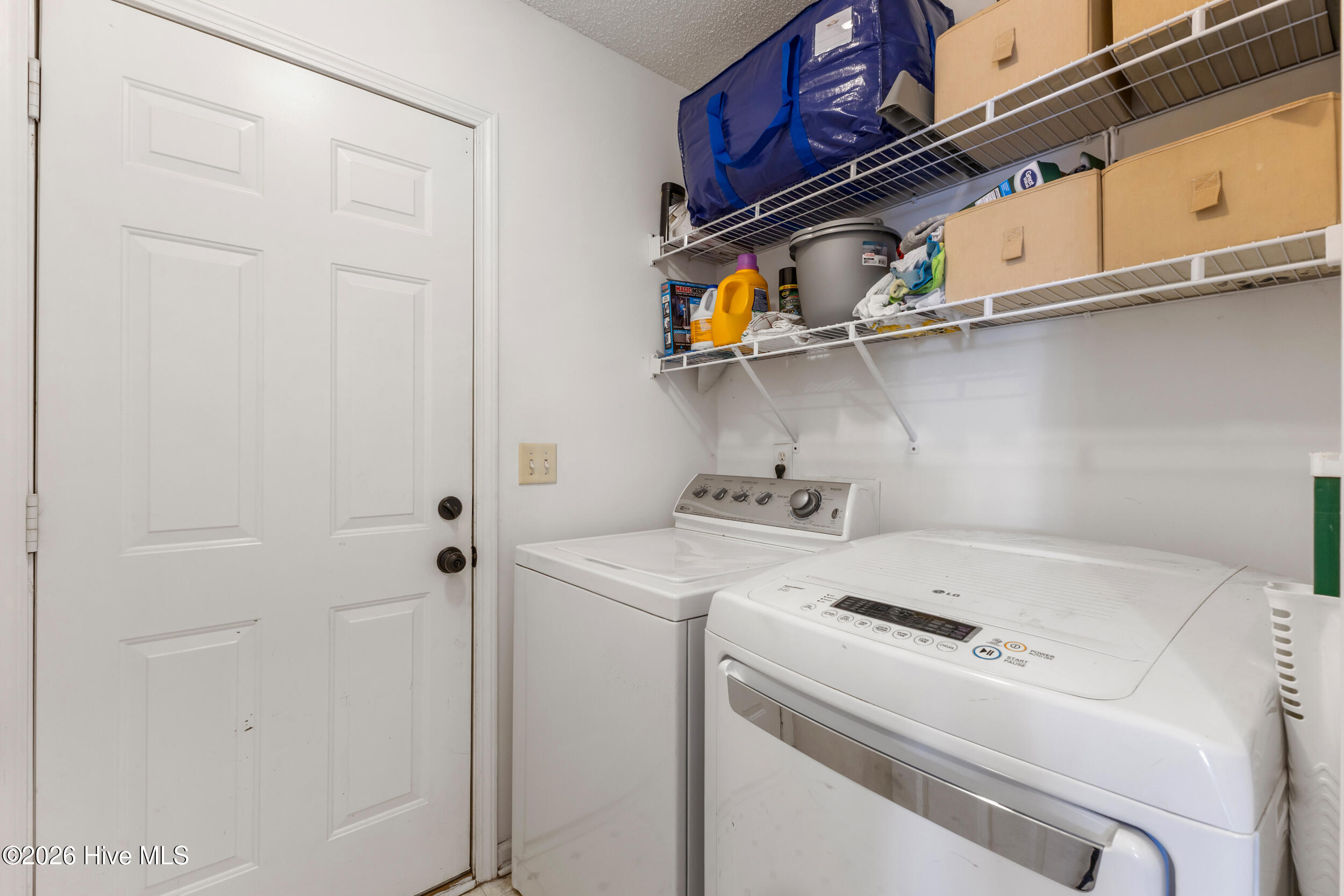 100549316 | Photo 18