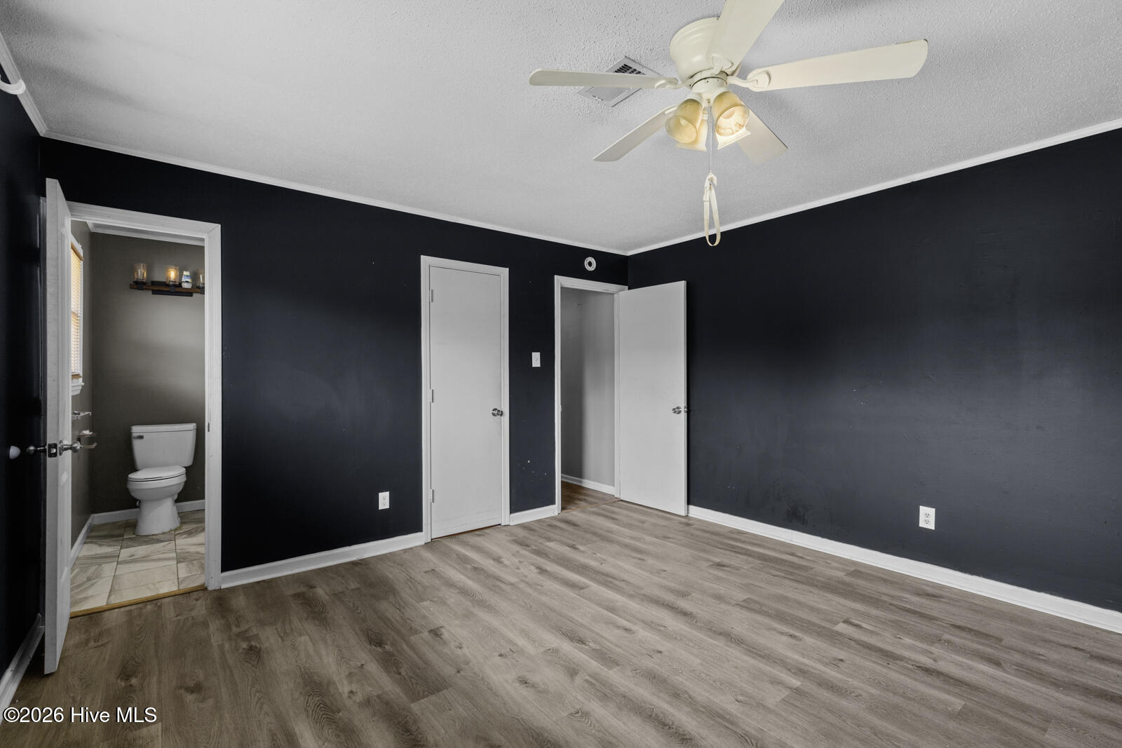 100560708 | Photo 18