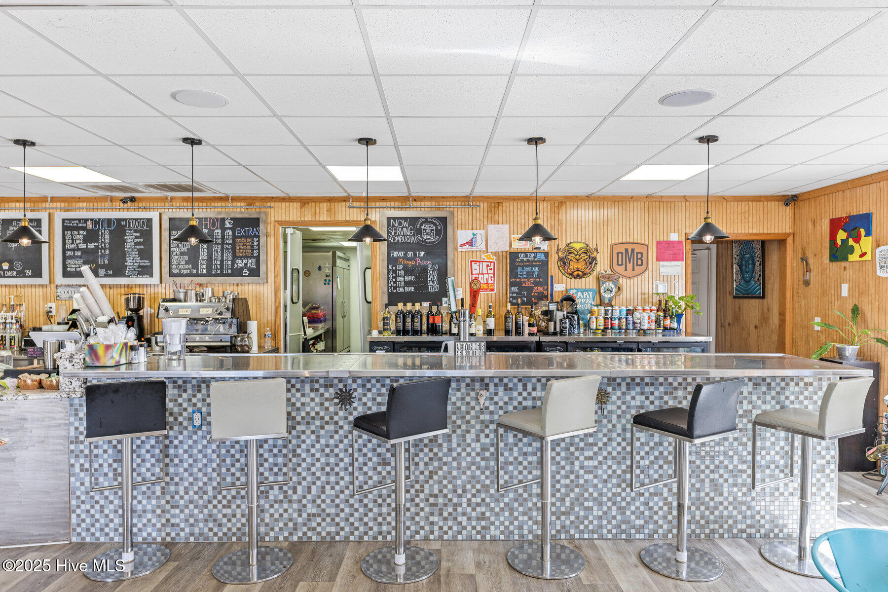 100528251 | Photo 17