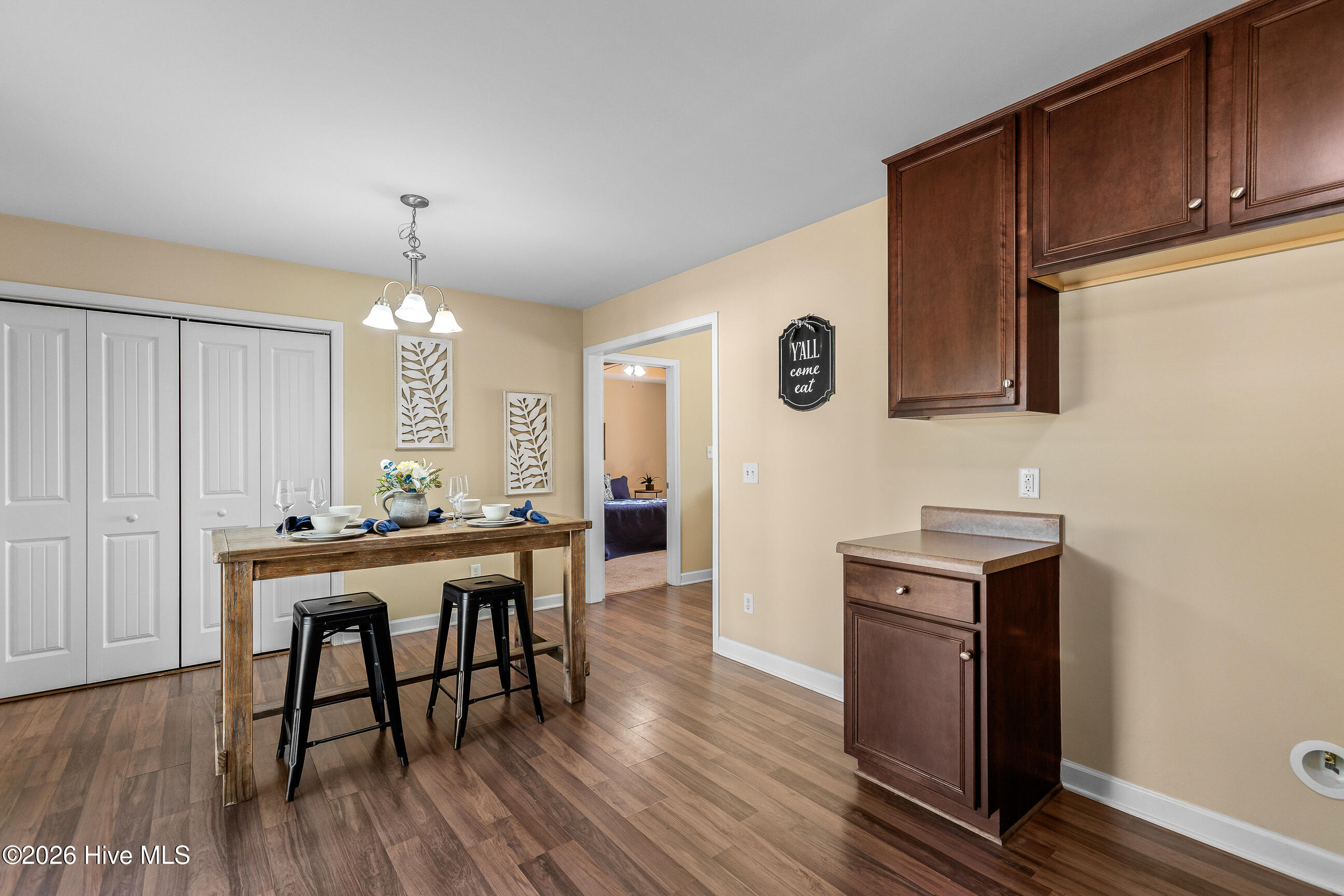 100548904 | Photo 12