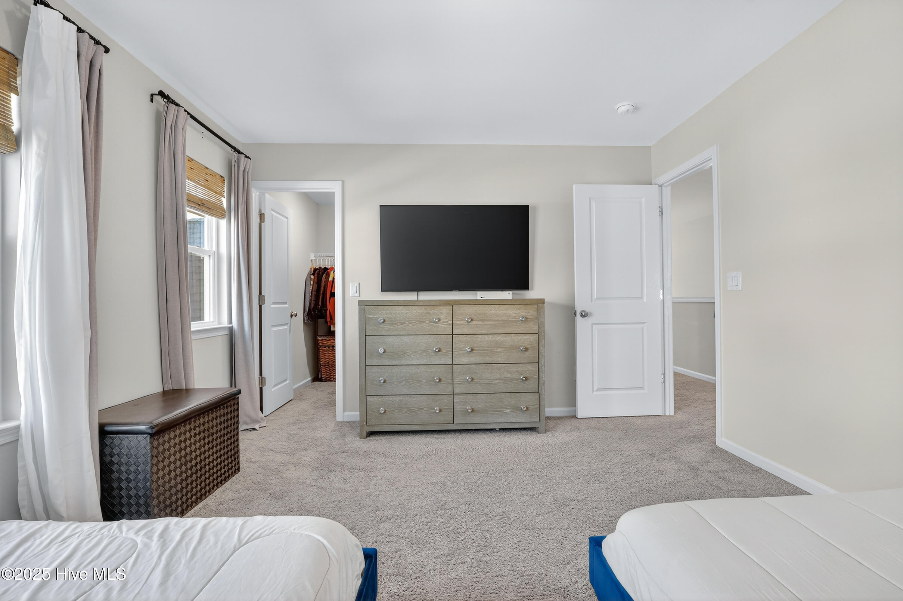 100533357 | Photo 23