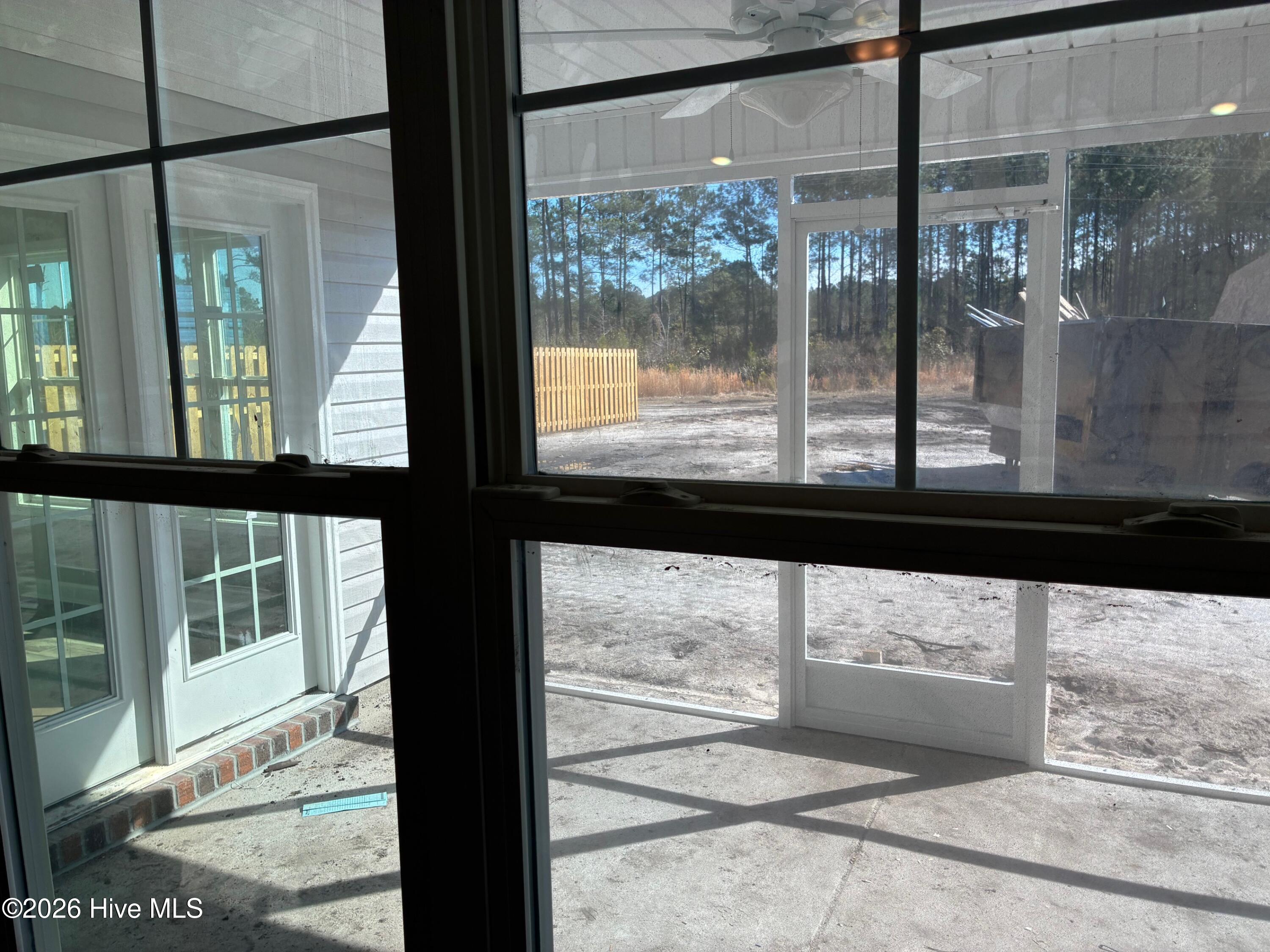 100541730 | Photo 11