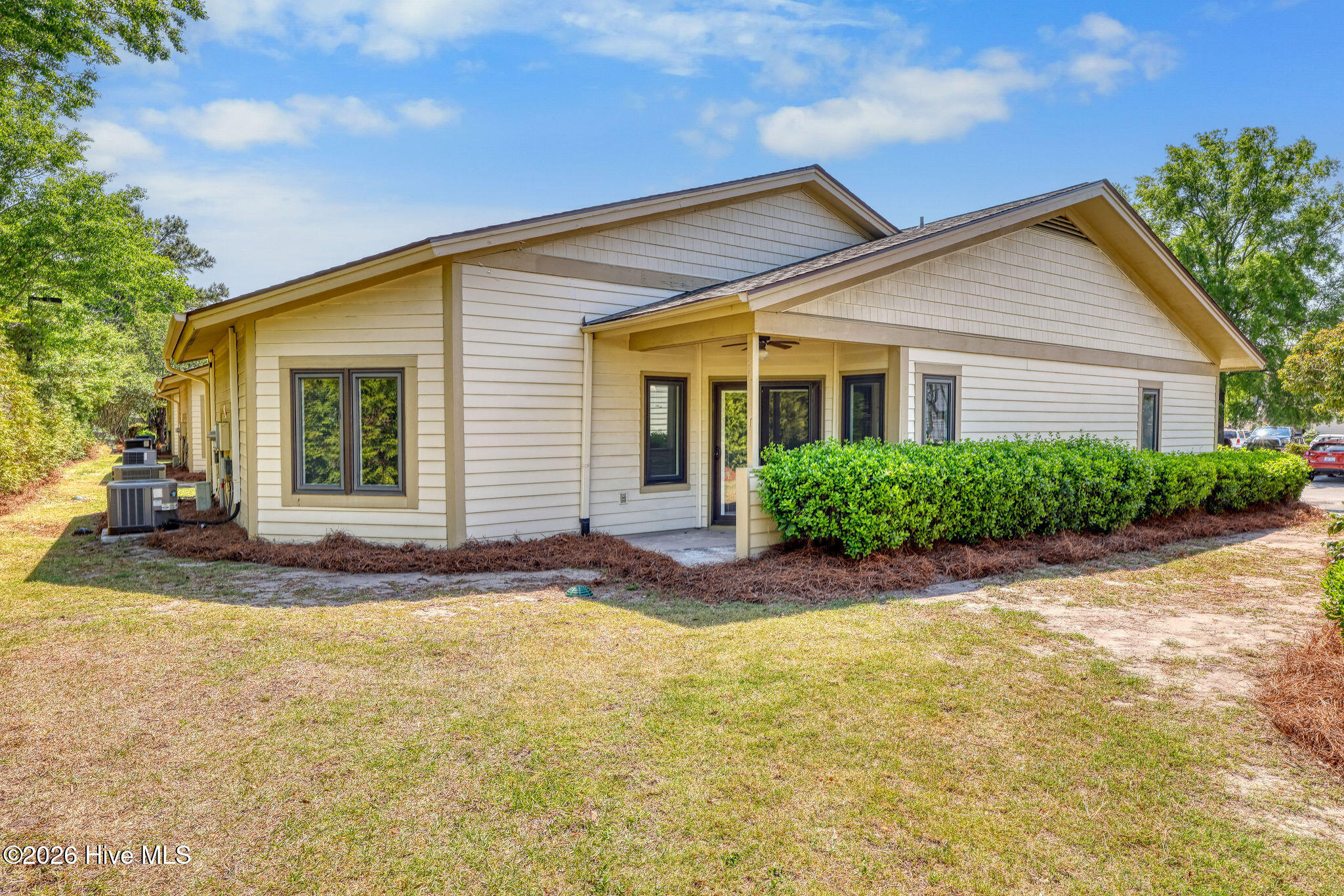 100569569 | Photo 48