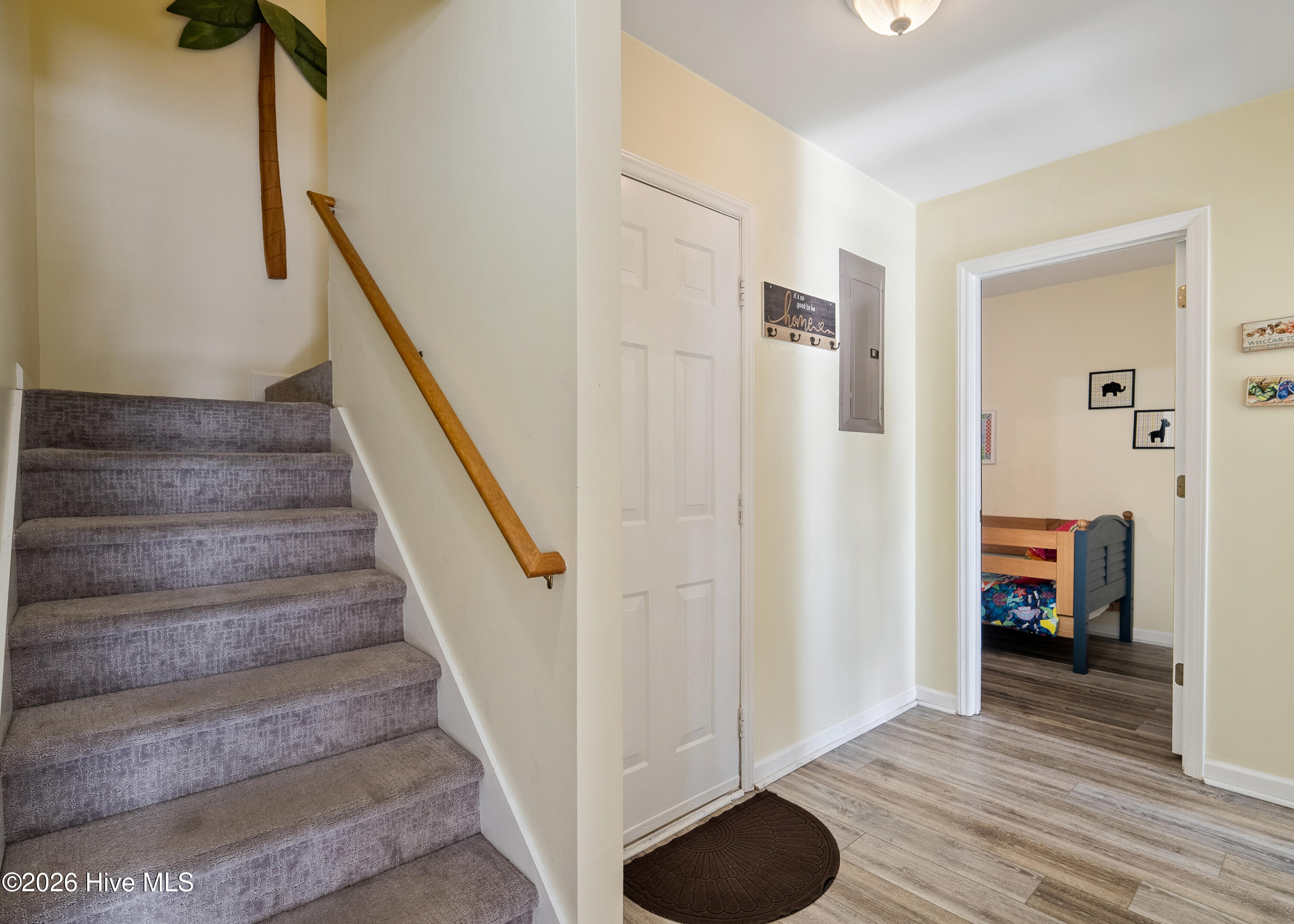 100550508 | Photo 11