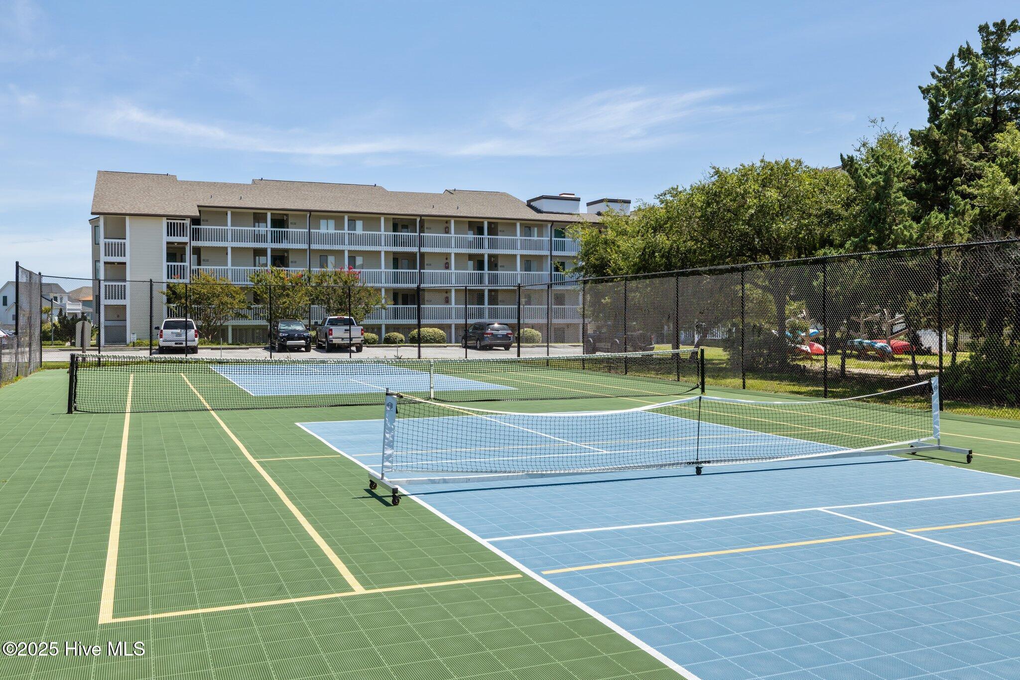 100518797 | Photo 41