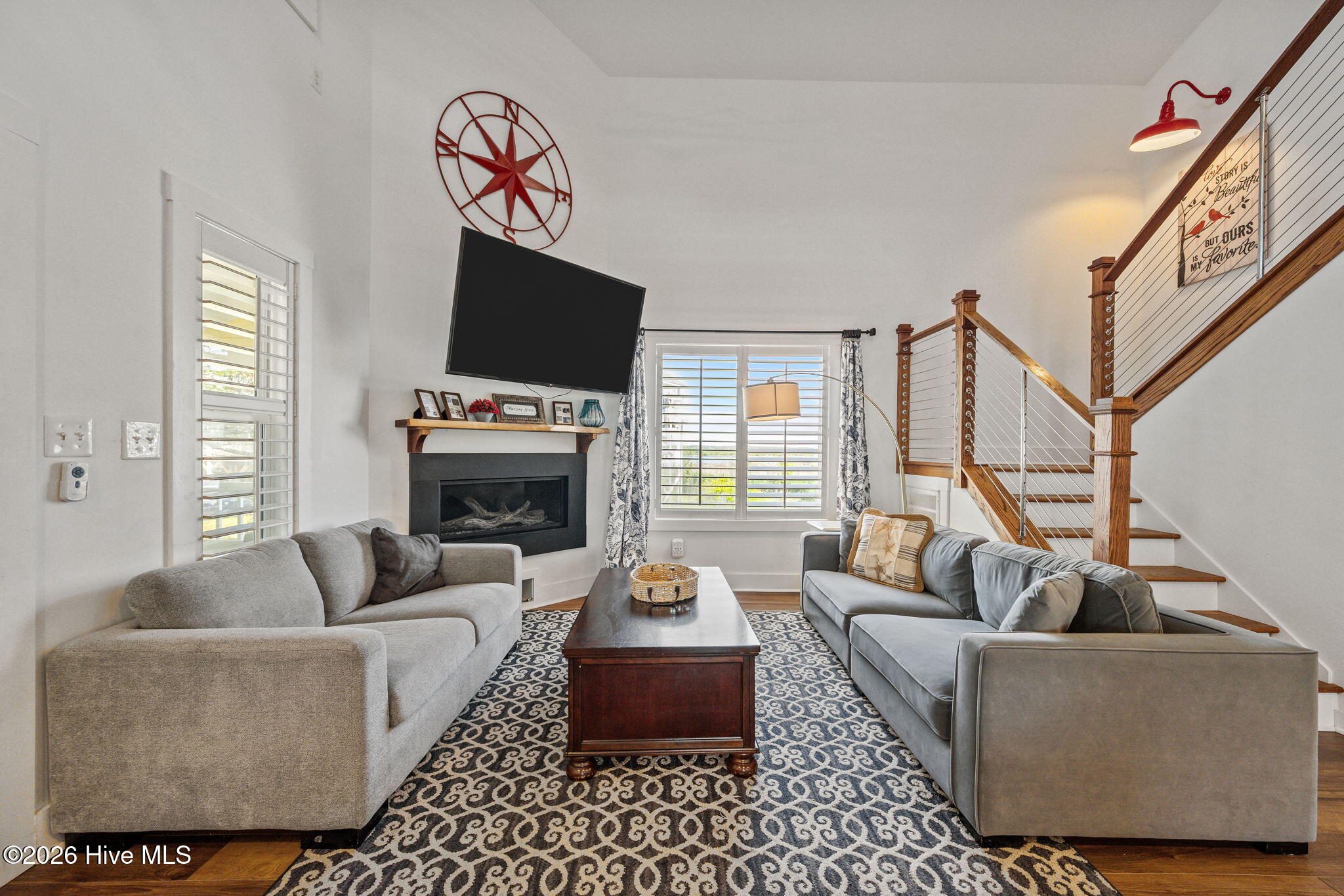 100569137 | Photo 27